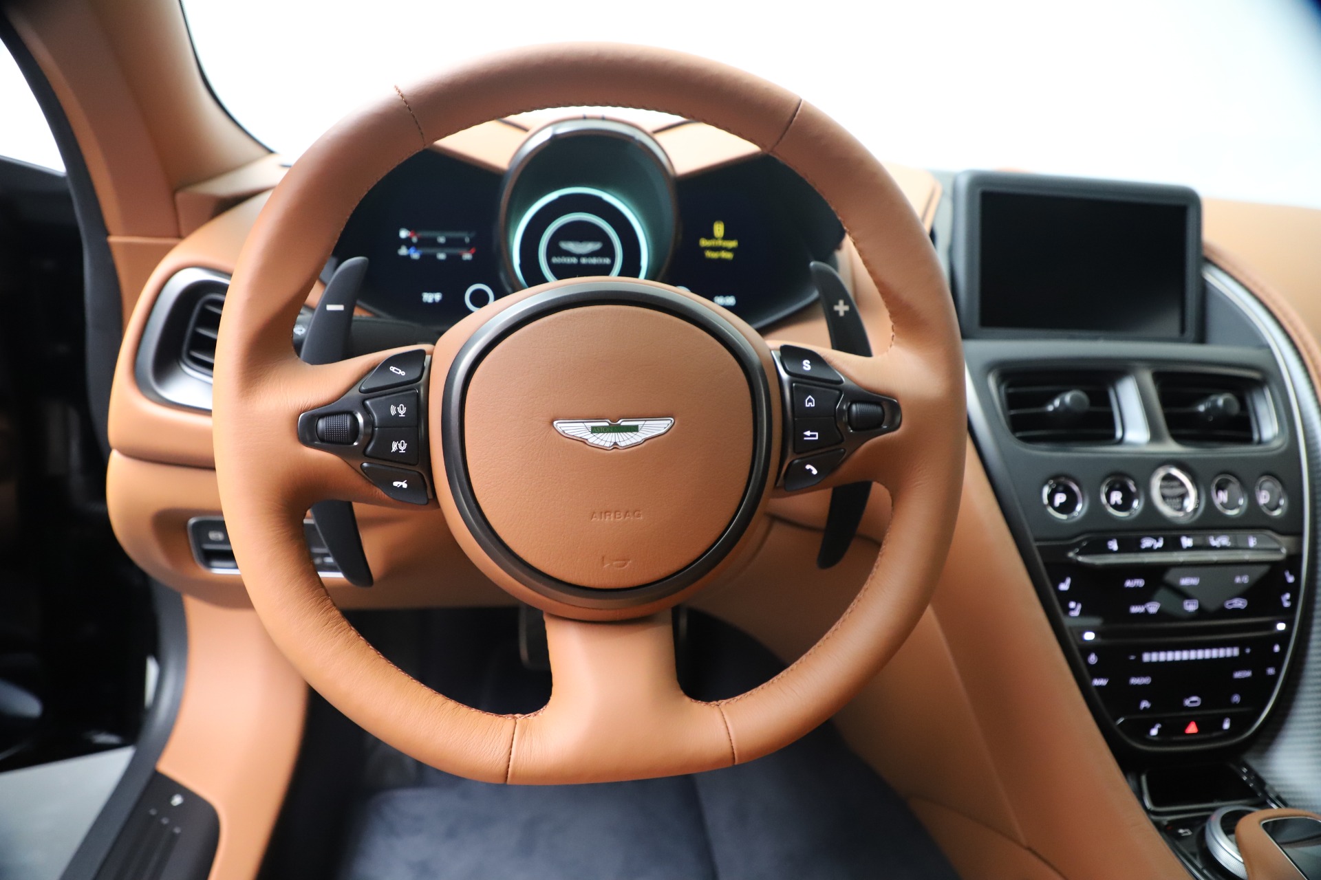 2020 Aston Martin DBS Superleggera Coupe, 16/20