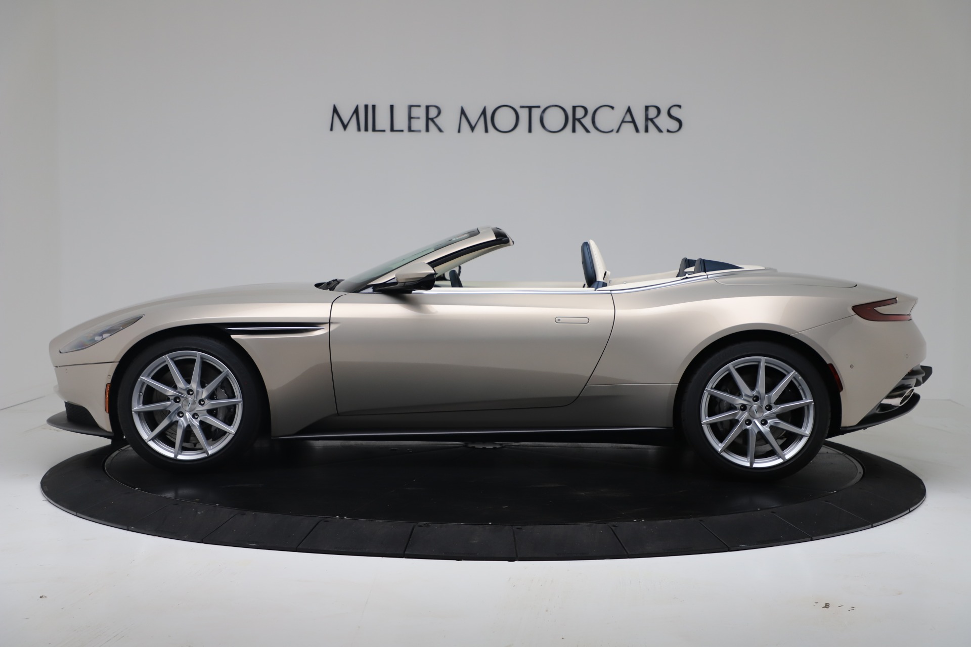 2020 Aston Martin DB11 Volante Convertible, 12/20