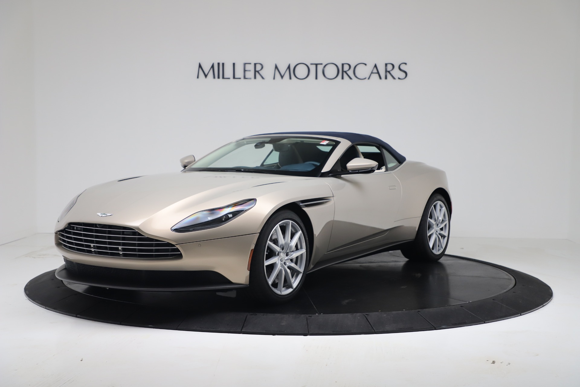 2020 Aston Martin DB11 Volante Convertible, 13/20