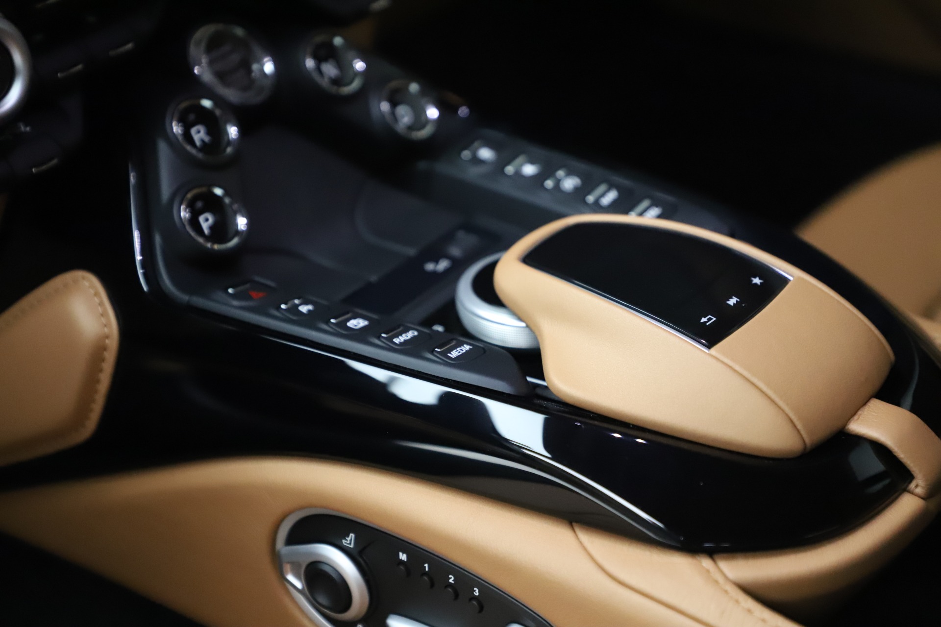 2020 ASTON MARTIN VANTAGE, 15/20