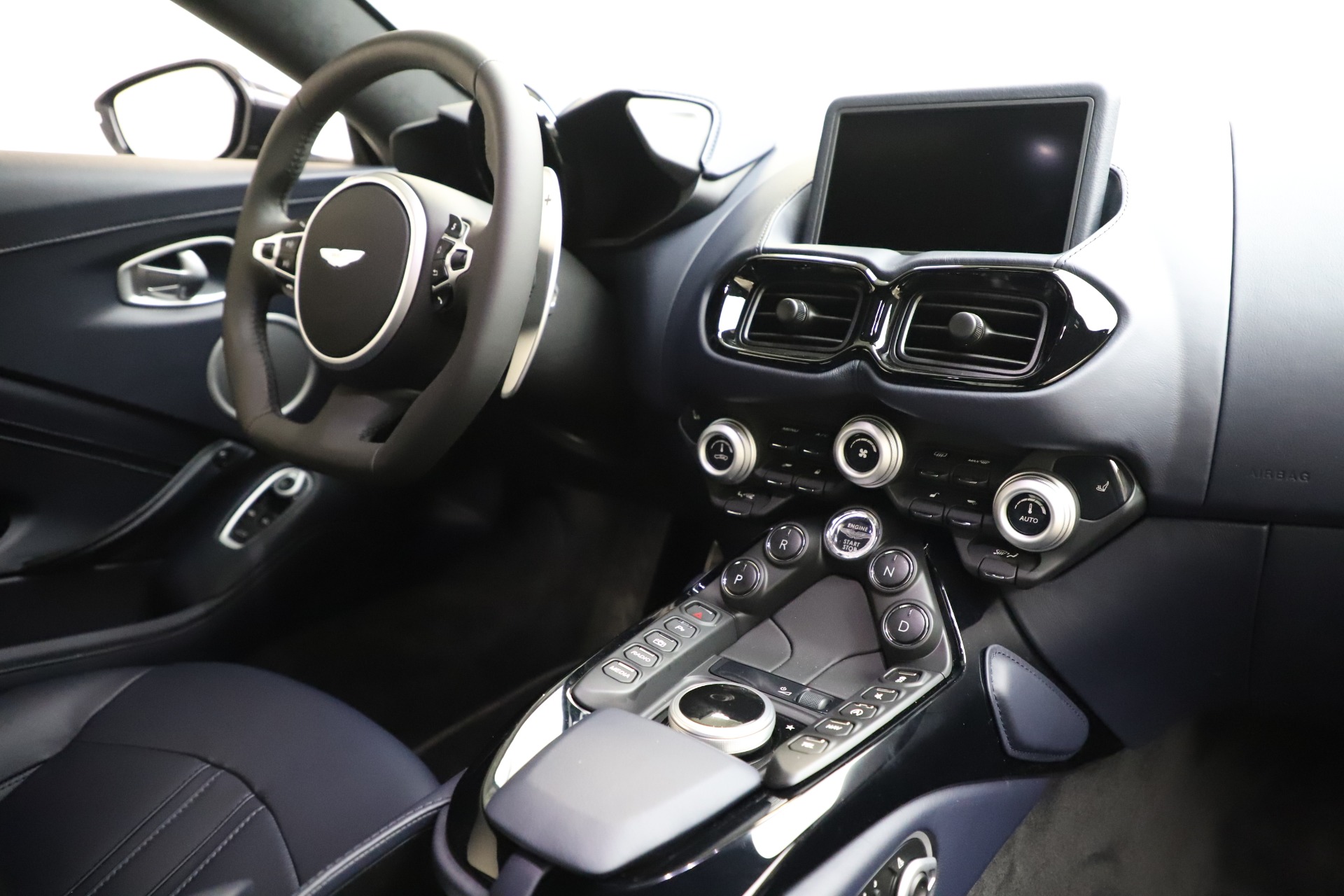 2020 Aston Martin Vantage Coupe, 4/17