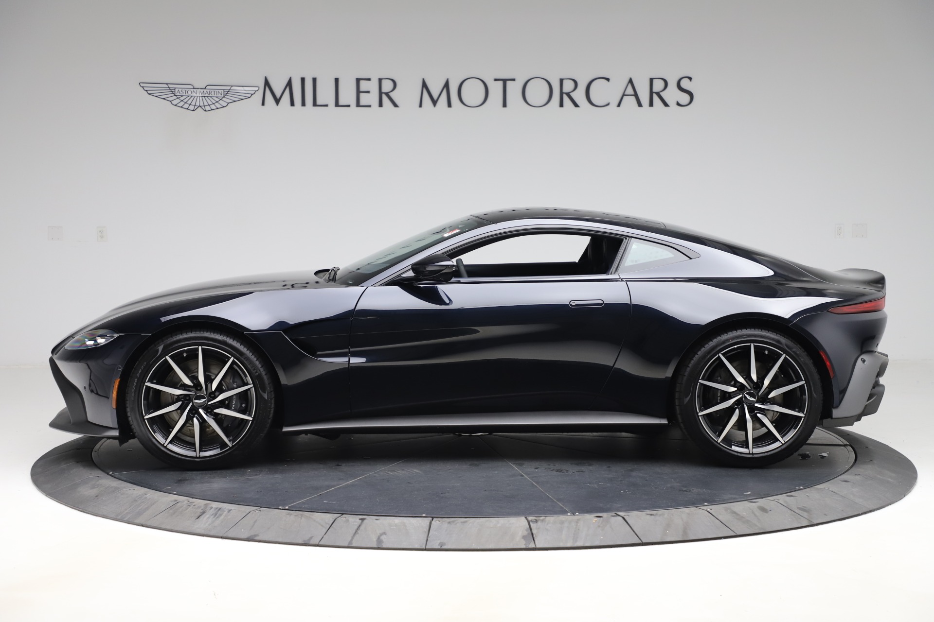 2020 Aston Martin Vantage Coupe, 16/17