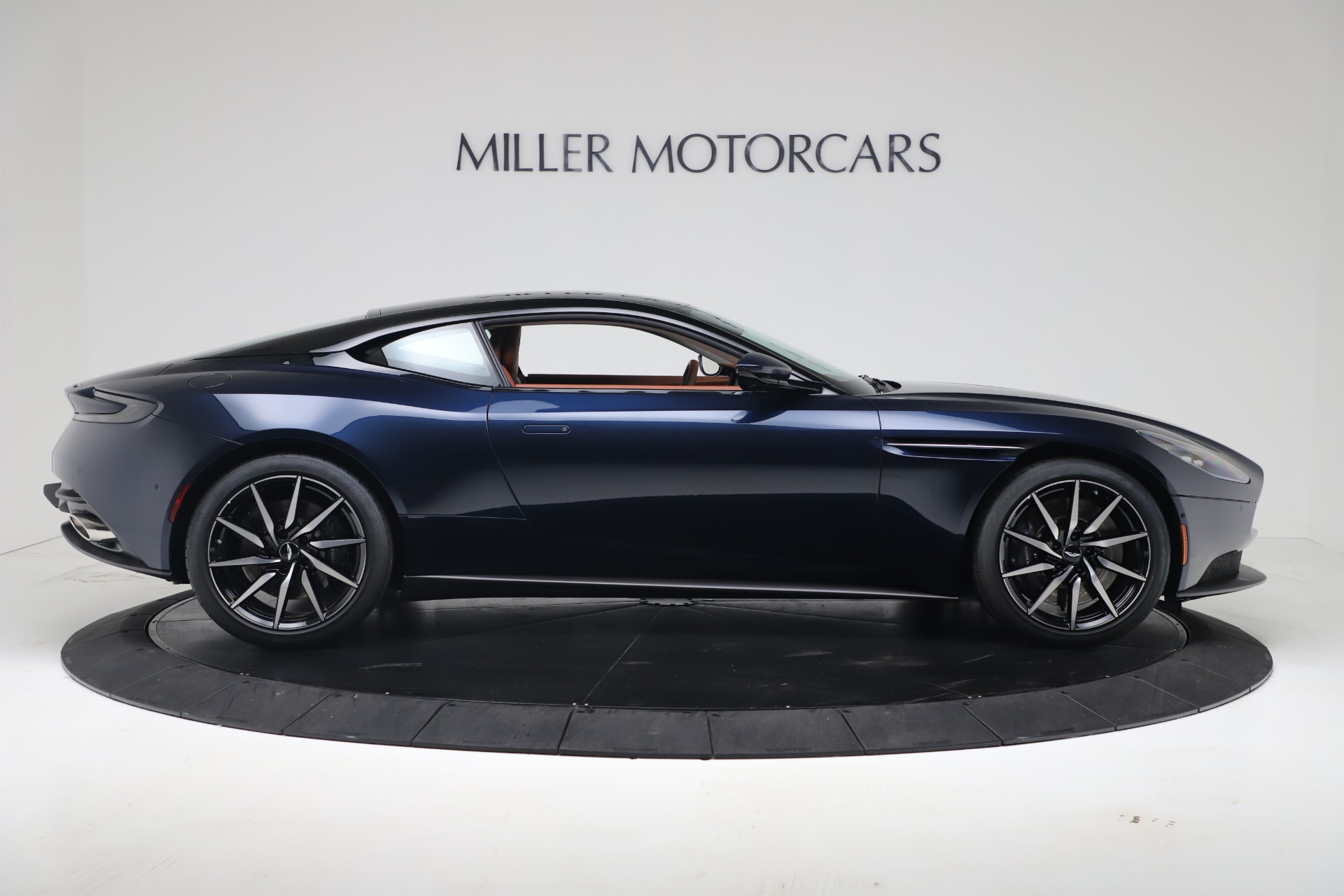 2020 Aston Martin DB11 V8 Coupe, 9/20