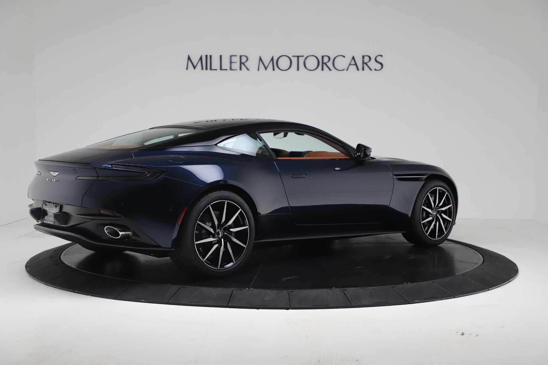 2020 Aston Martin DB11 V8 Coupe, 10/20