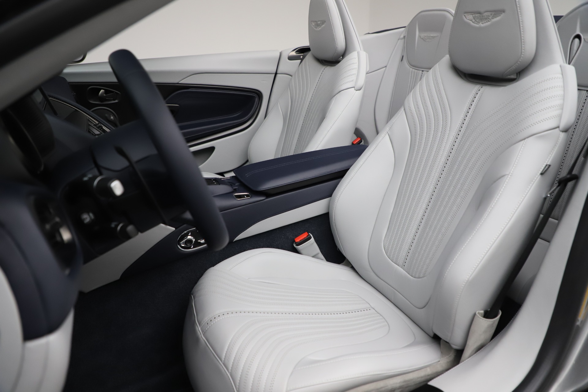 2020 Aston Martin DB11 Volante Convertible, 14/20