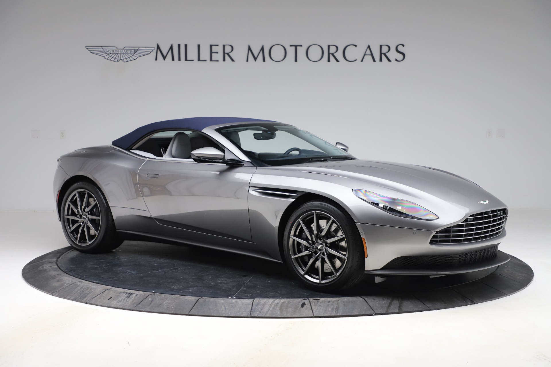 2020 Aston Martin DB11 Volante Convertible, 18/20