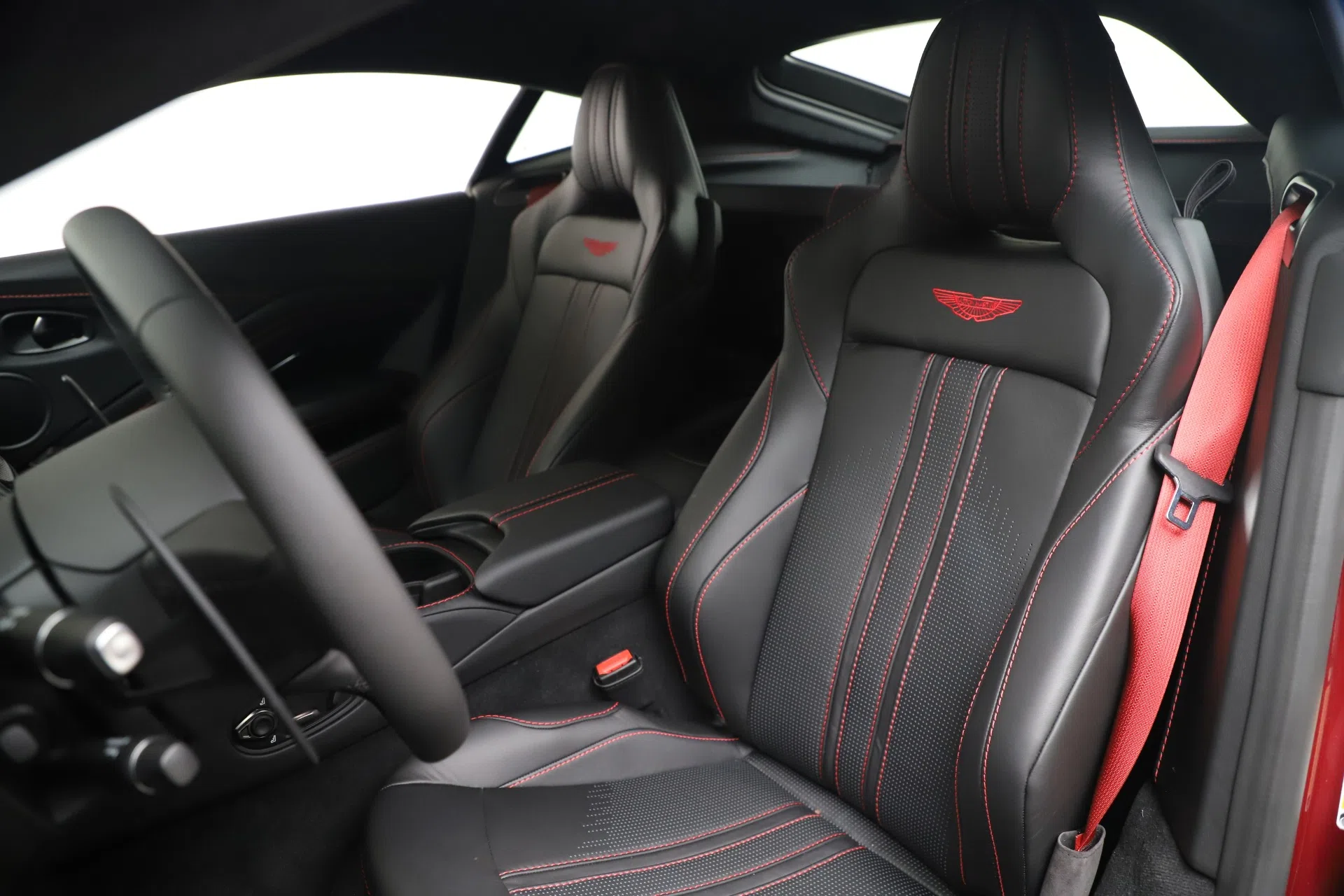 2020 Aston Martin Vantage Coupe interior, seats, Obsidian Black