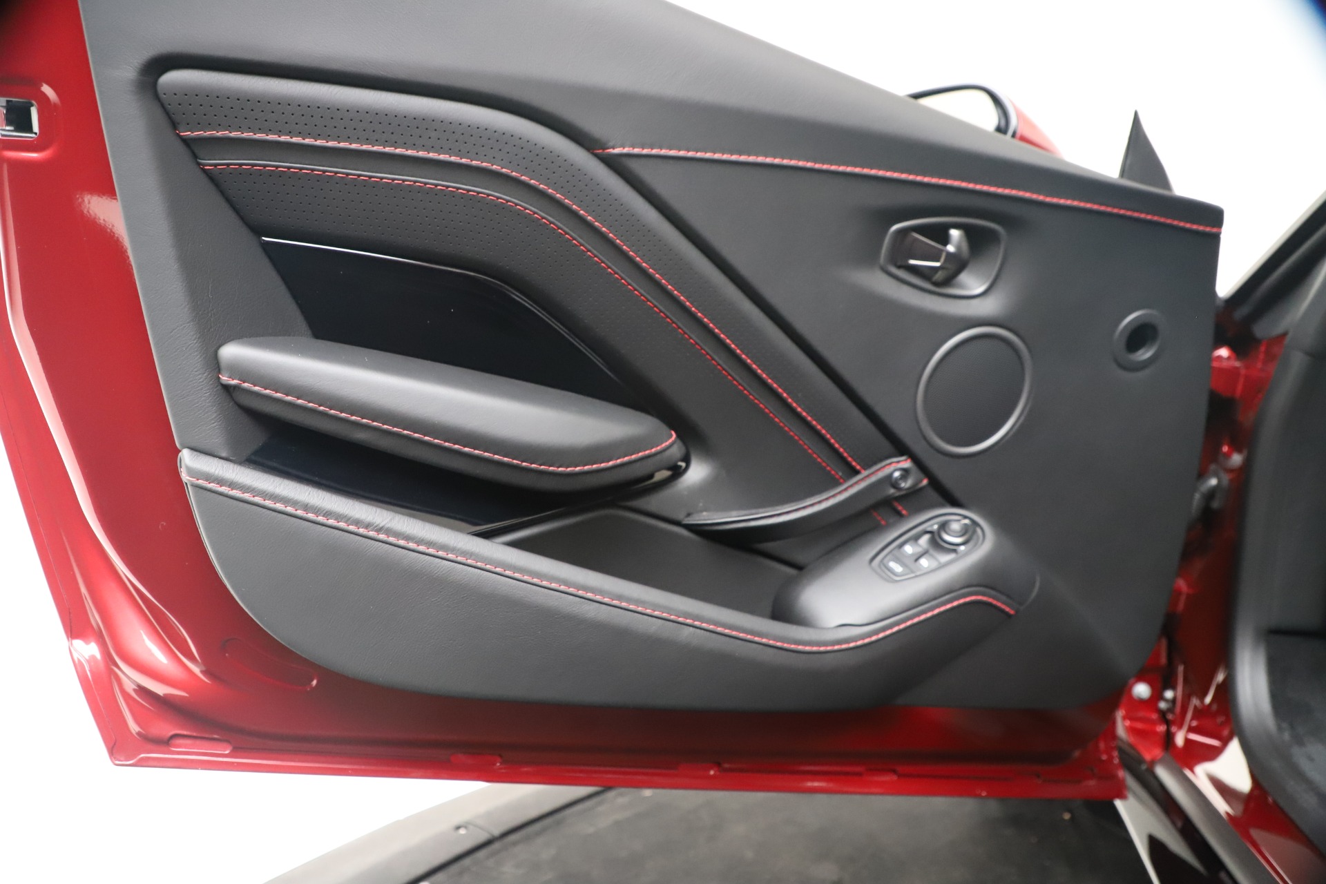 2020 Aston Martin Vantage Coupe, 17/20