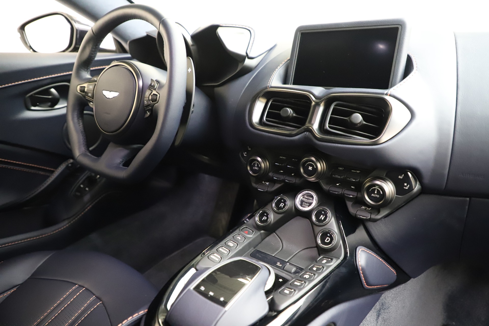 2020 Aston Martin Vantage Coupe, 3/16