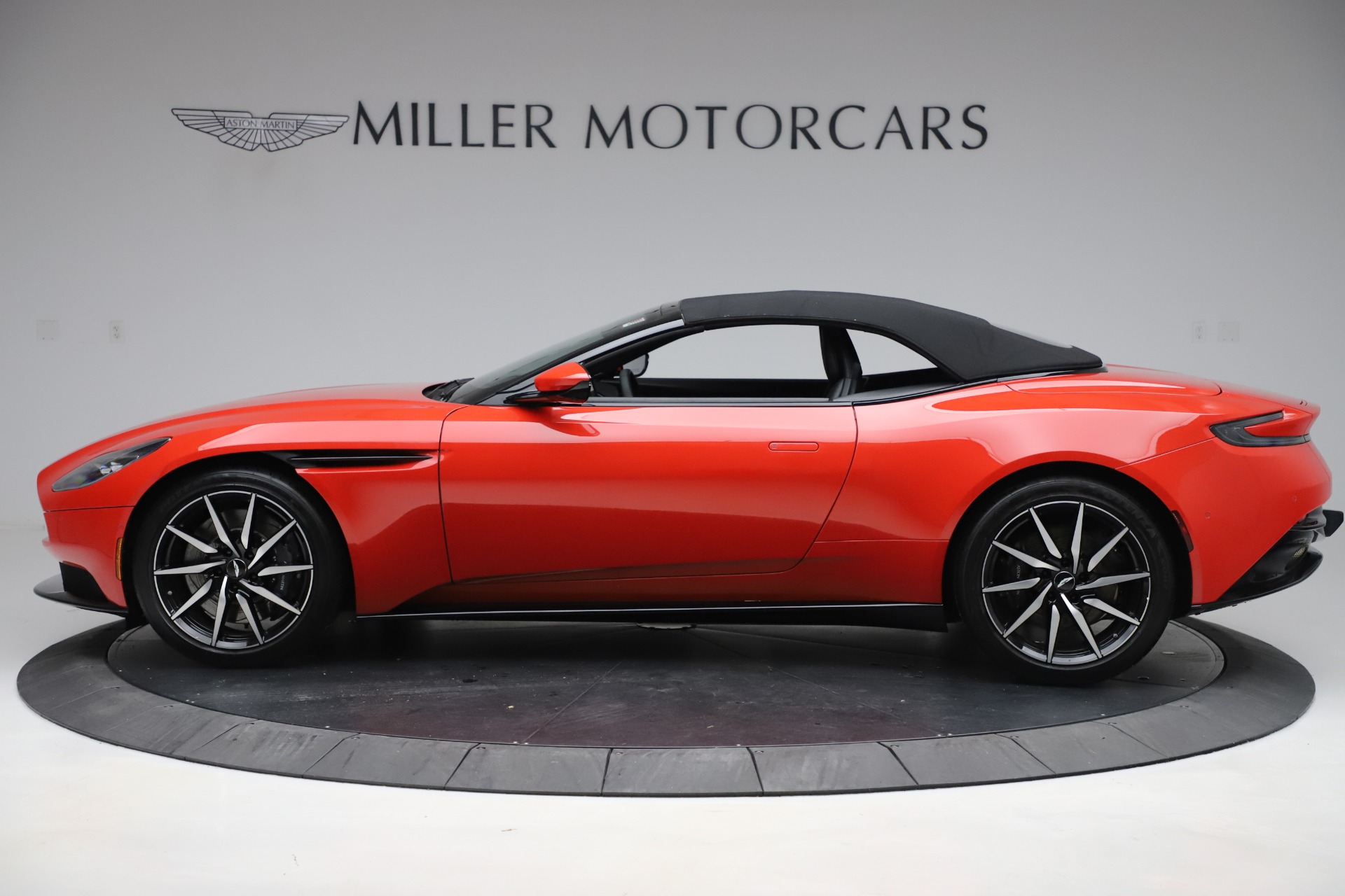 2020 Aston Martin DB11 Volante Convertible, 17/20