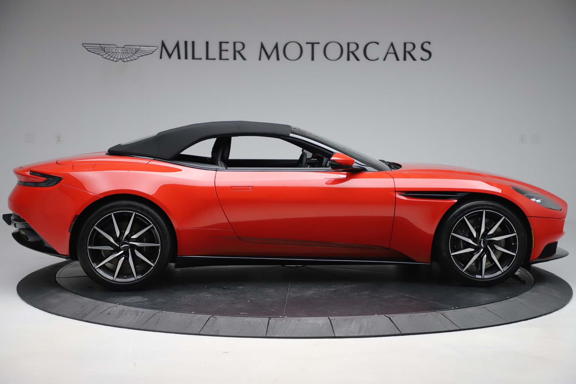 2020 Aston Martin DB11 Volante Convertible, 18/20