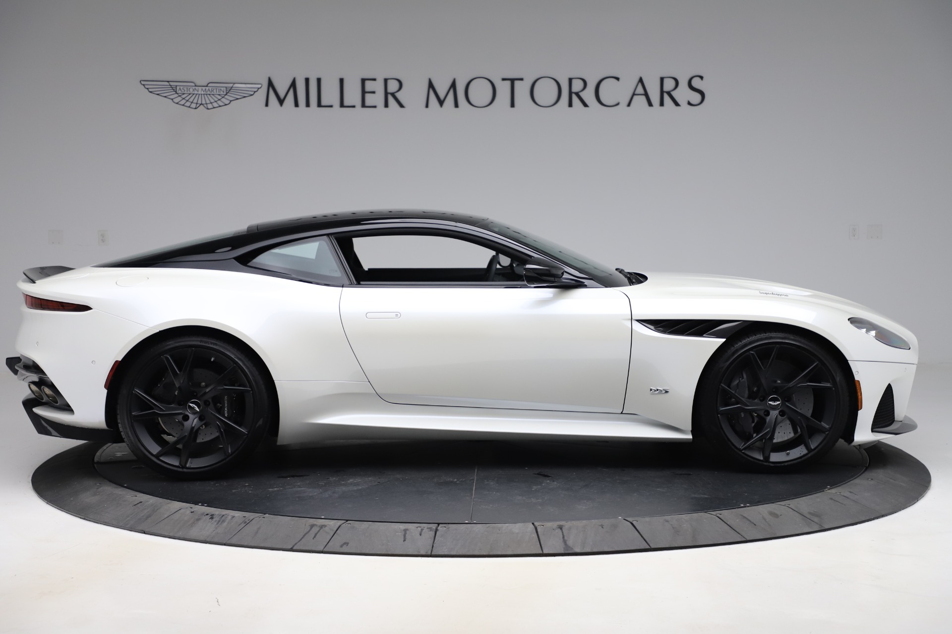 2019 Aston Martin DBS Superleggera, 15/20