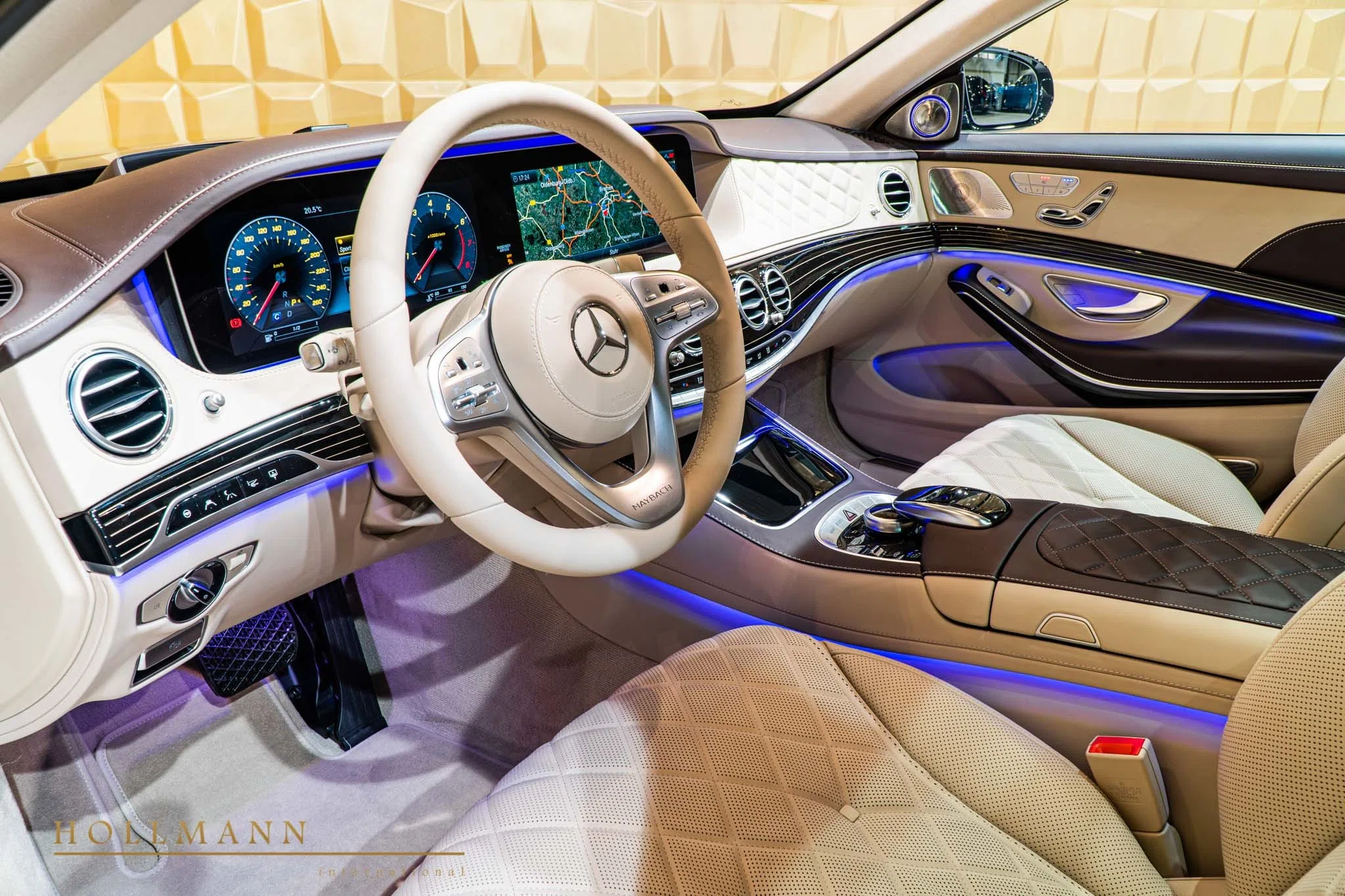 2020 Mercedes-Maybach S 650 interior, dashboard