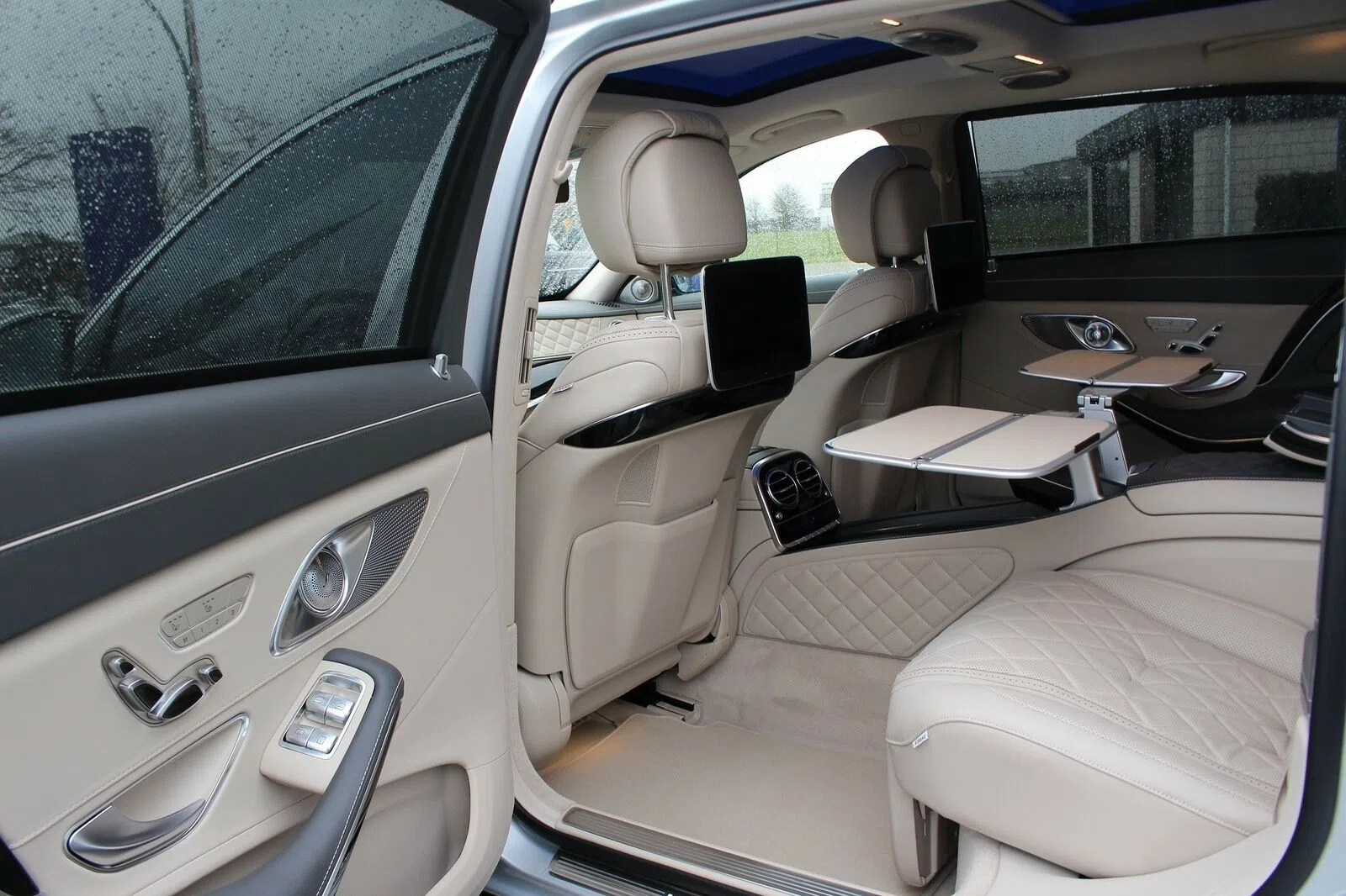 2020 Mercedes-Maybach S 650 interior, seats, Beige