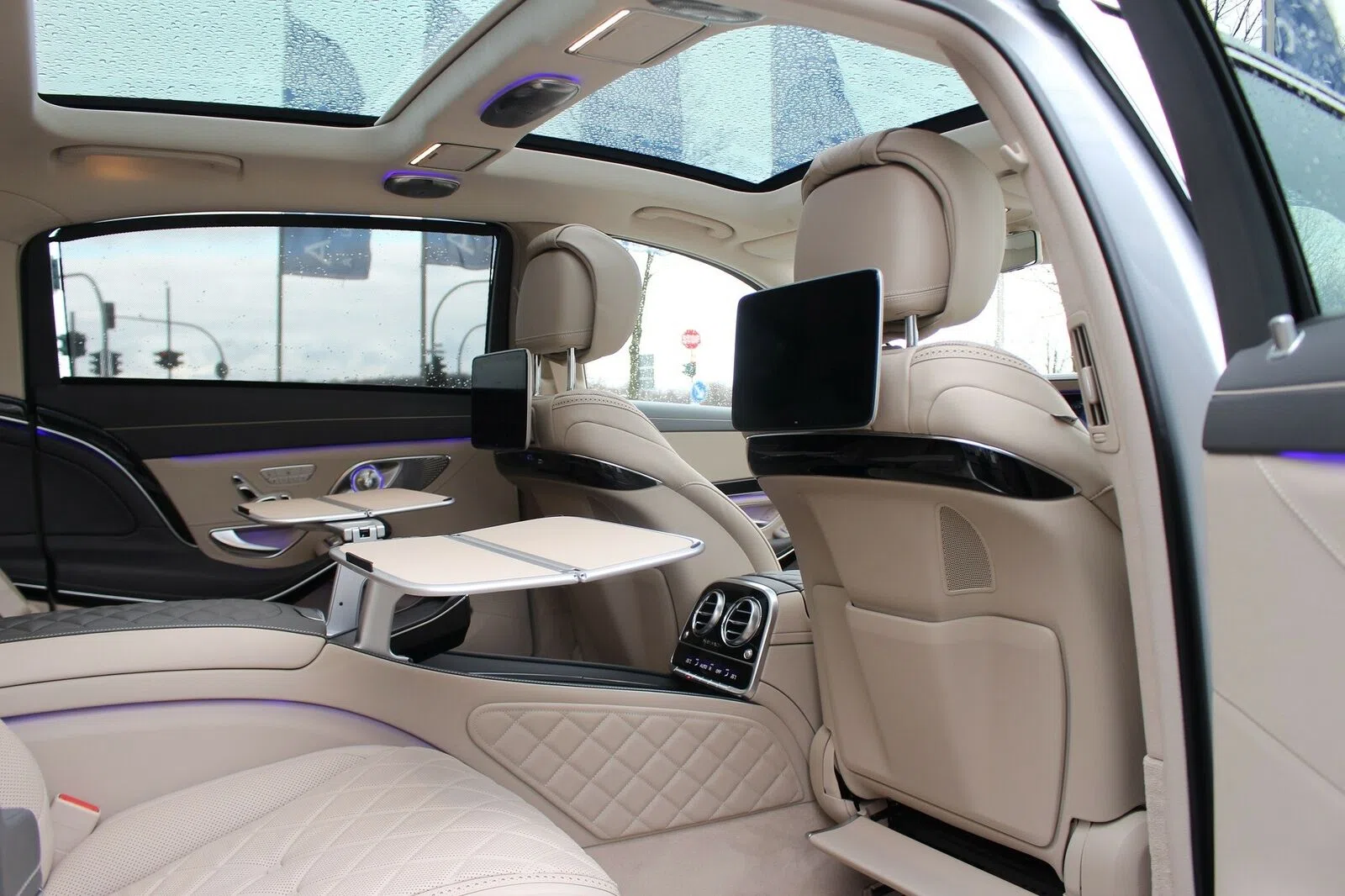 2020 Mercedes-Maybach S 650 interior, seats, Beige