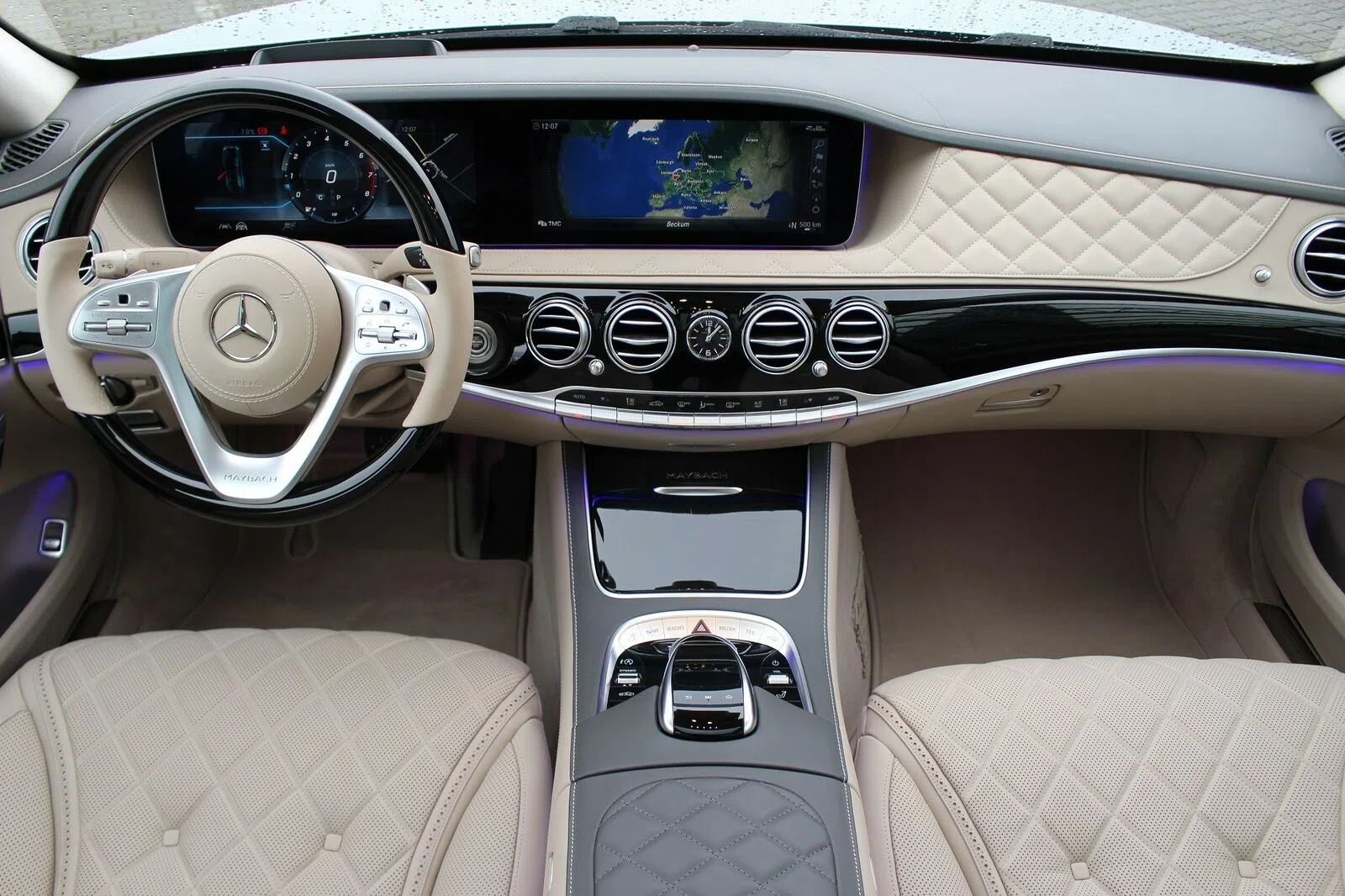 2020 Mercedes-Maybach S 650 interior, Beige