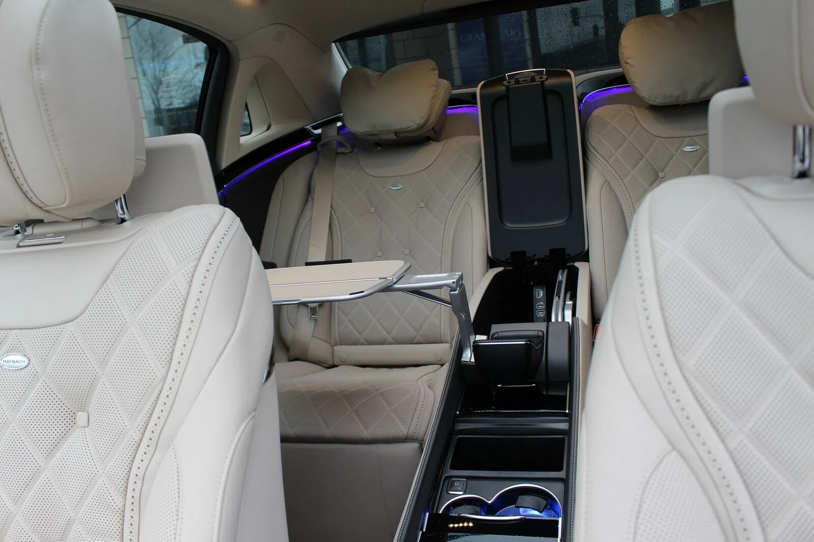 2020 Mercedes-Maybach S 650 interior, seats, Beige