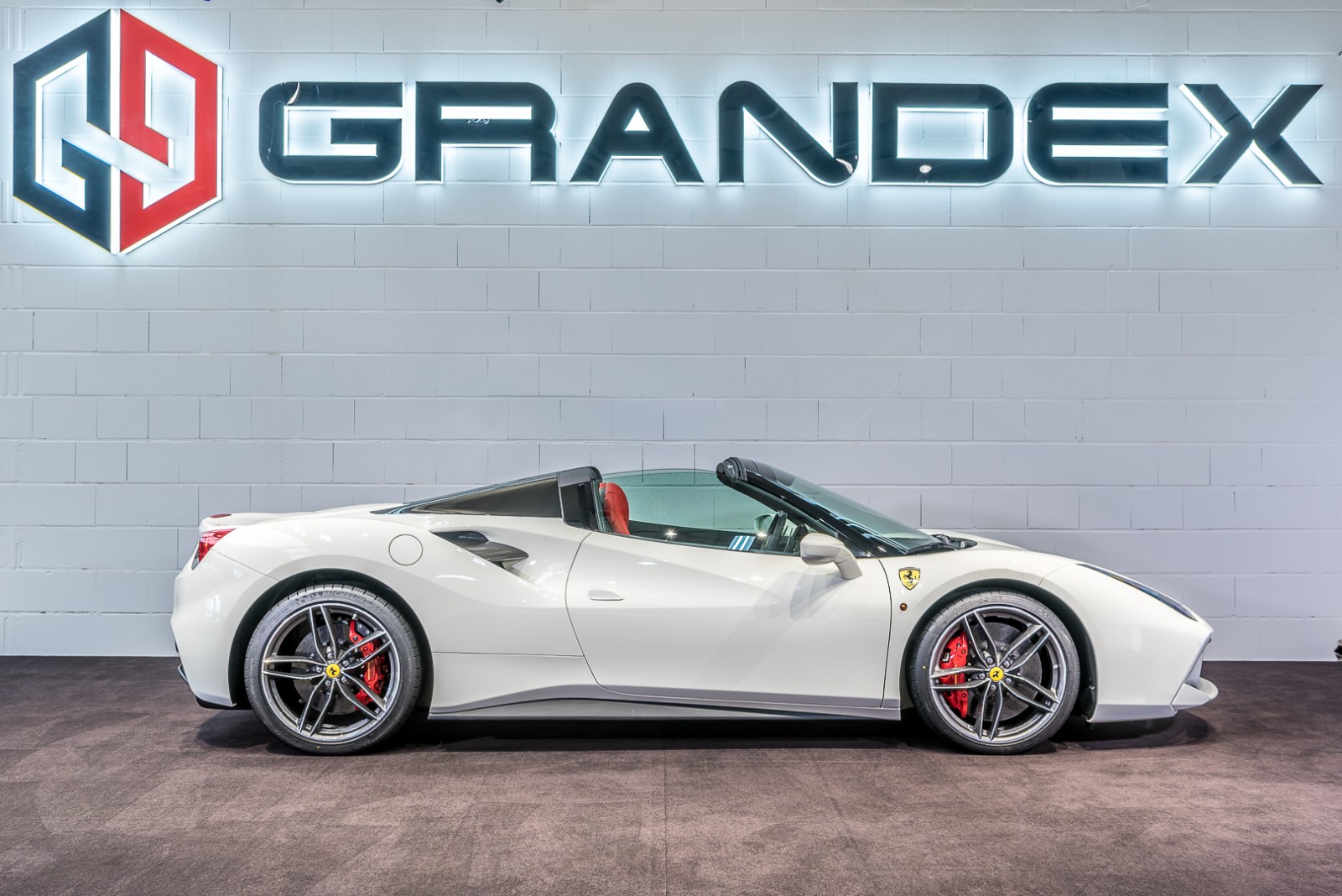 2018 Ferrari 488 Spider, 7/20