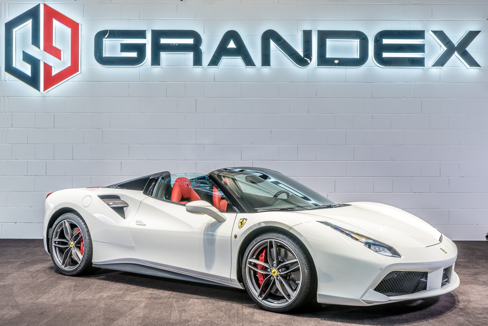 2018 Ferrari 488 Spider, 8/20