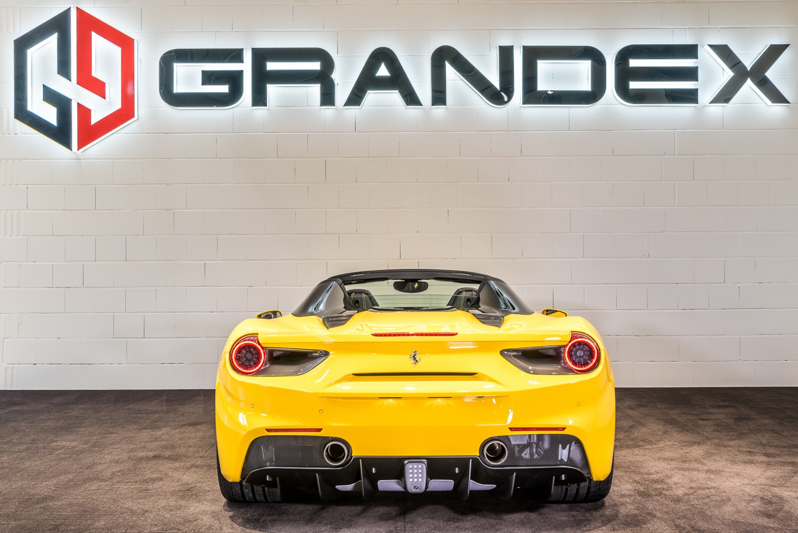 2018 Ferrari 488 Spider, 4/19