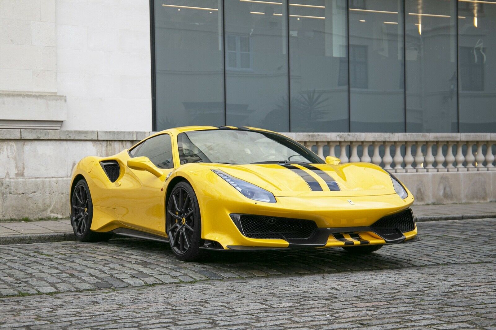 2019 Ferrari 488 Pista Pista, 3/20