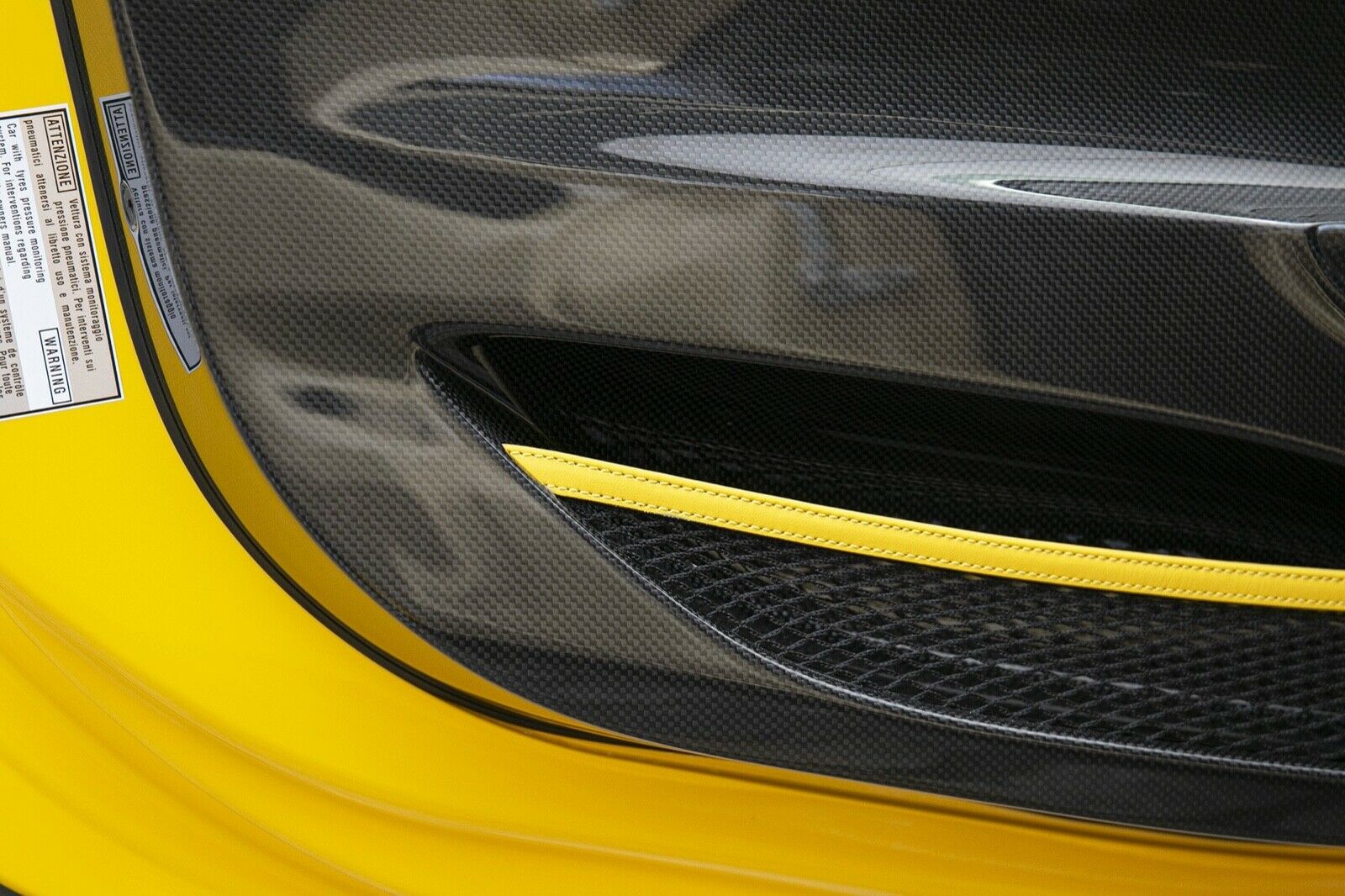 2019 Ferrari 488 Pista Pista, 18/20
