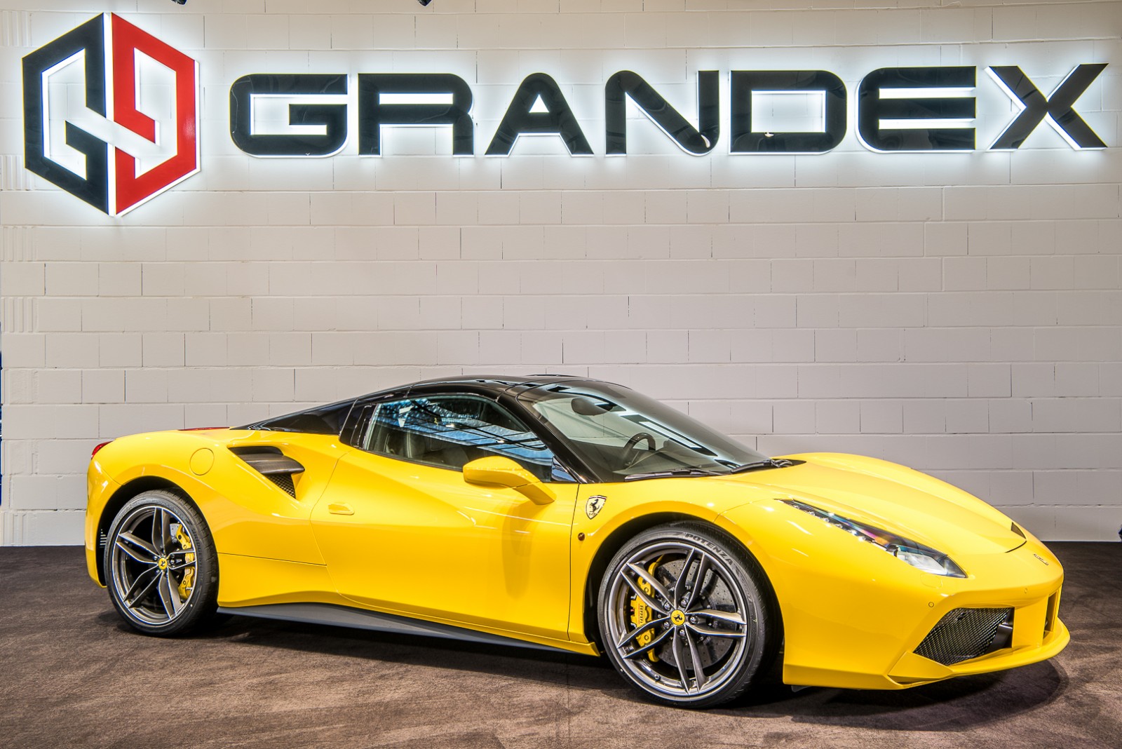 2018 Ferrari 488 Spider, 8/19