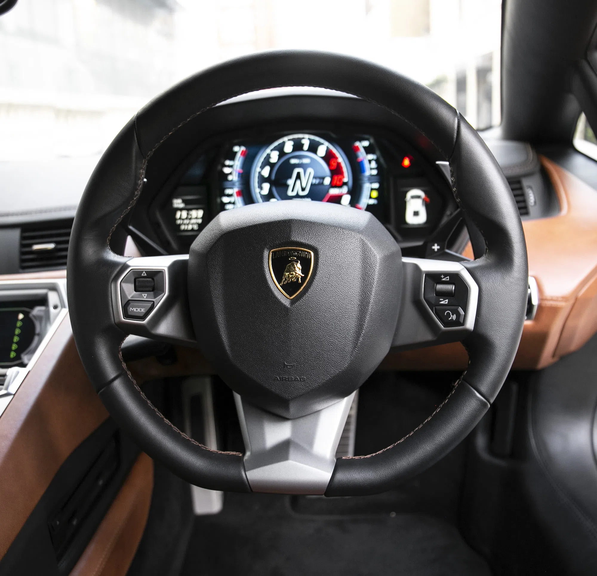 2017 Lamborghini Aventador S interior, steering wheel, Leather Brown