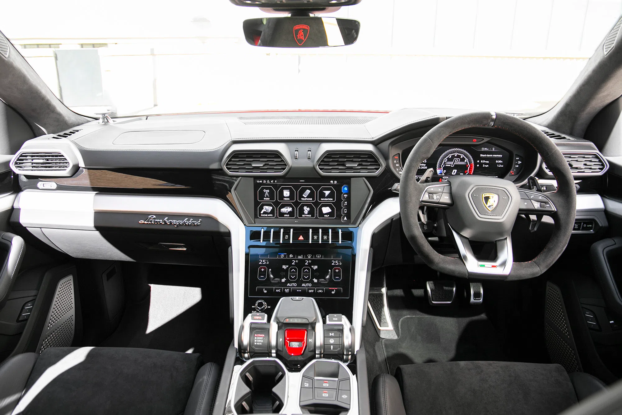 2018 Lamborghini Urus interior, dashboard, Black