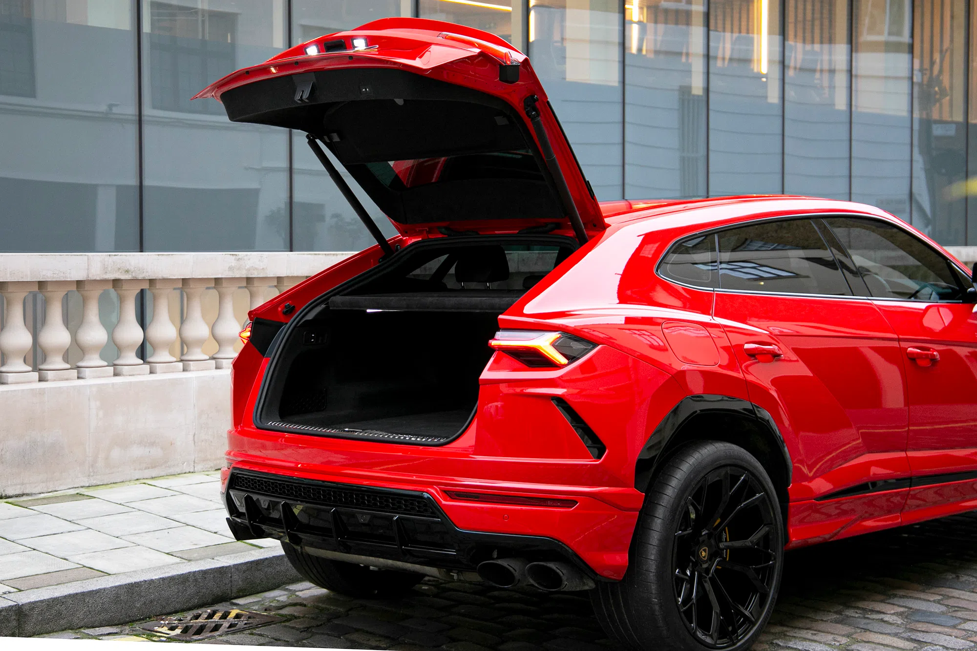 2018 Lamborghini Urus for sale, exterior, Red