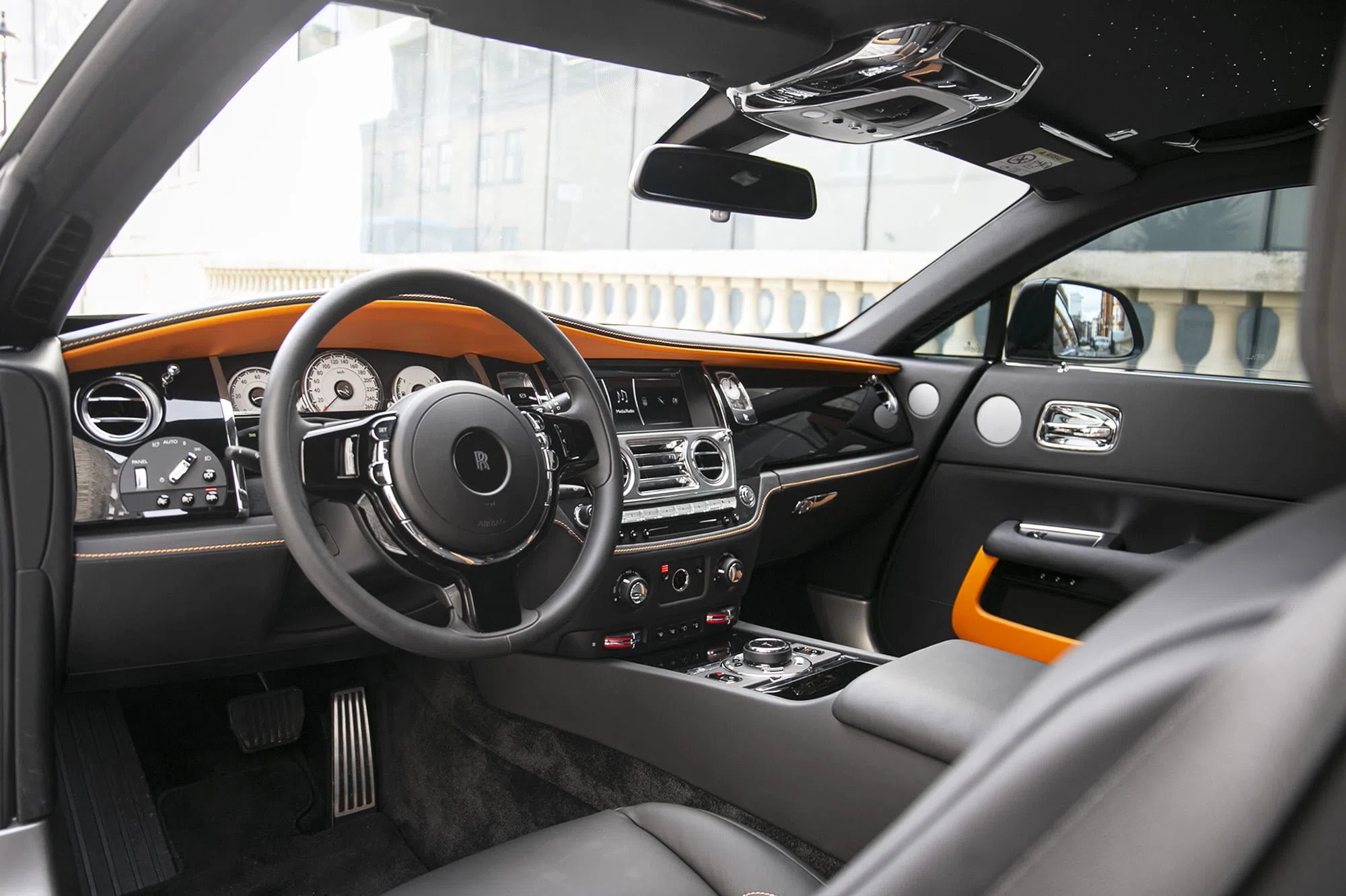 2020 Rolls-Royce Wraith Onyx interior, dashboard, Leather Black / Mandarin