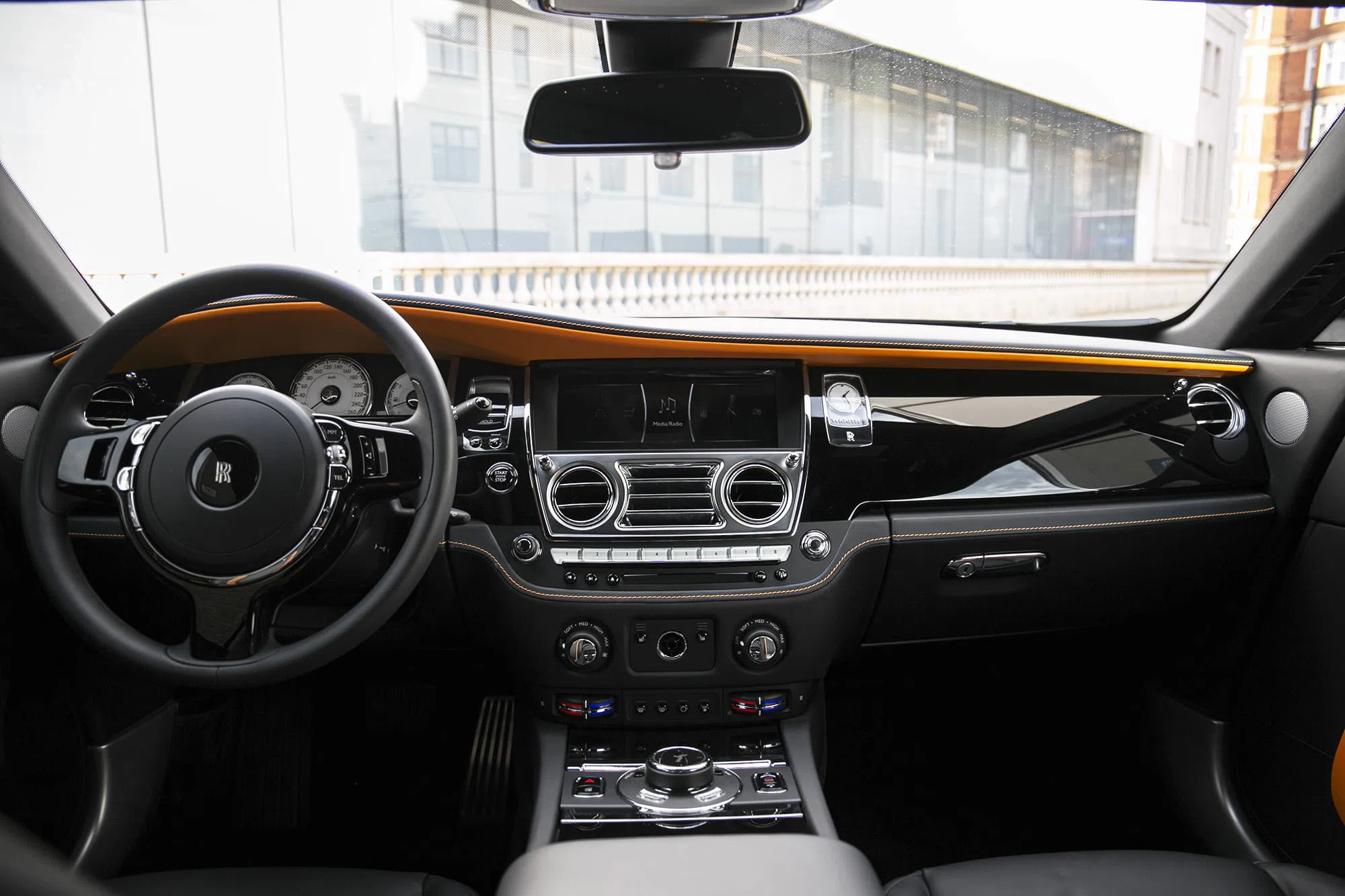 2020 Rolls-Royce Wraith Onyx interior, dashboard, Leather Black / Mandarin