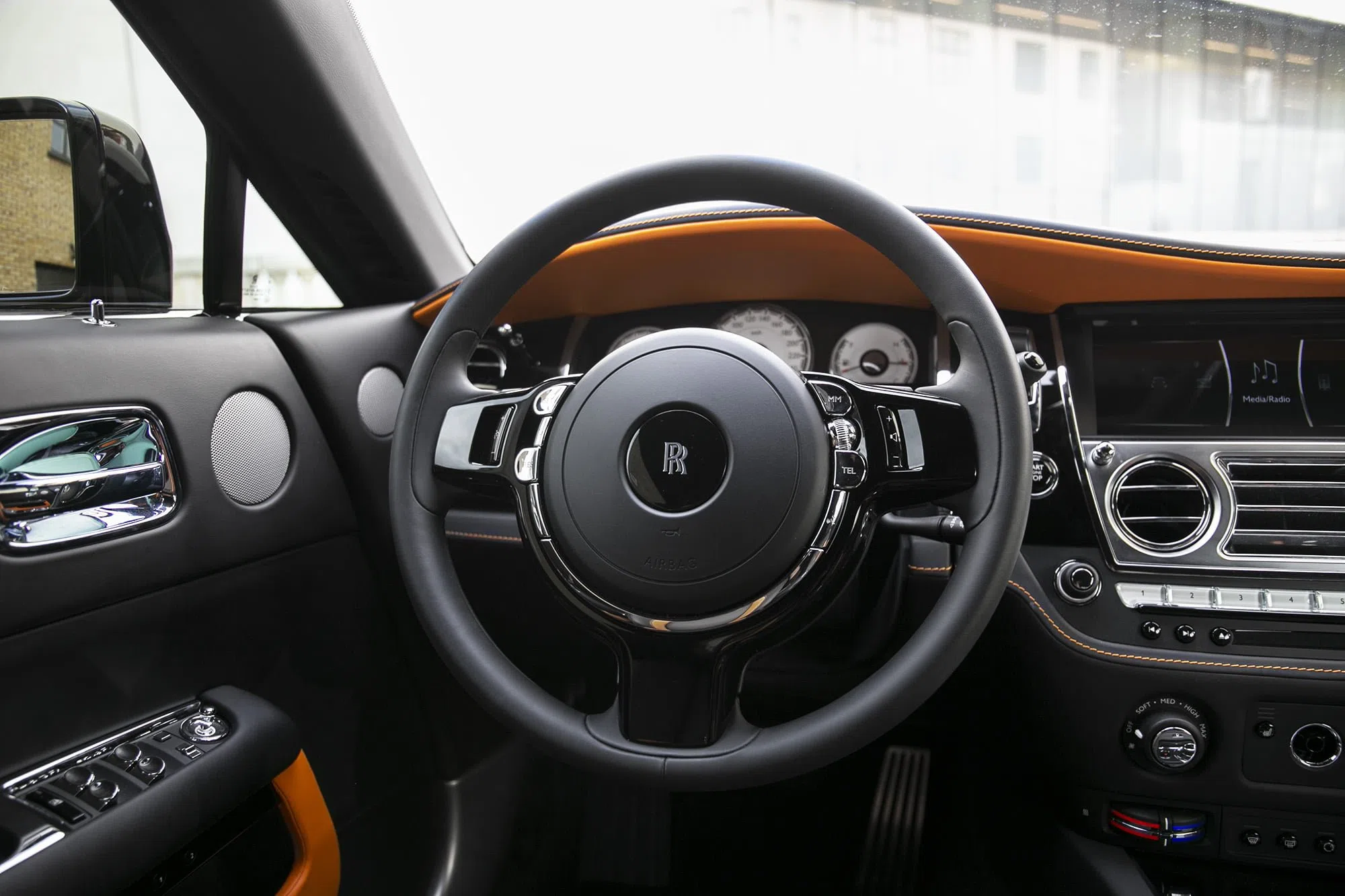 2020 Rolls-Royce Wraith Onyx interior, Leather Black / Mandarin