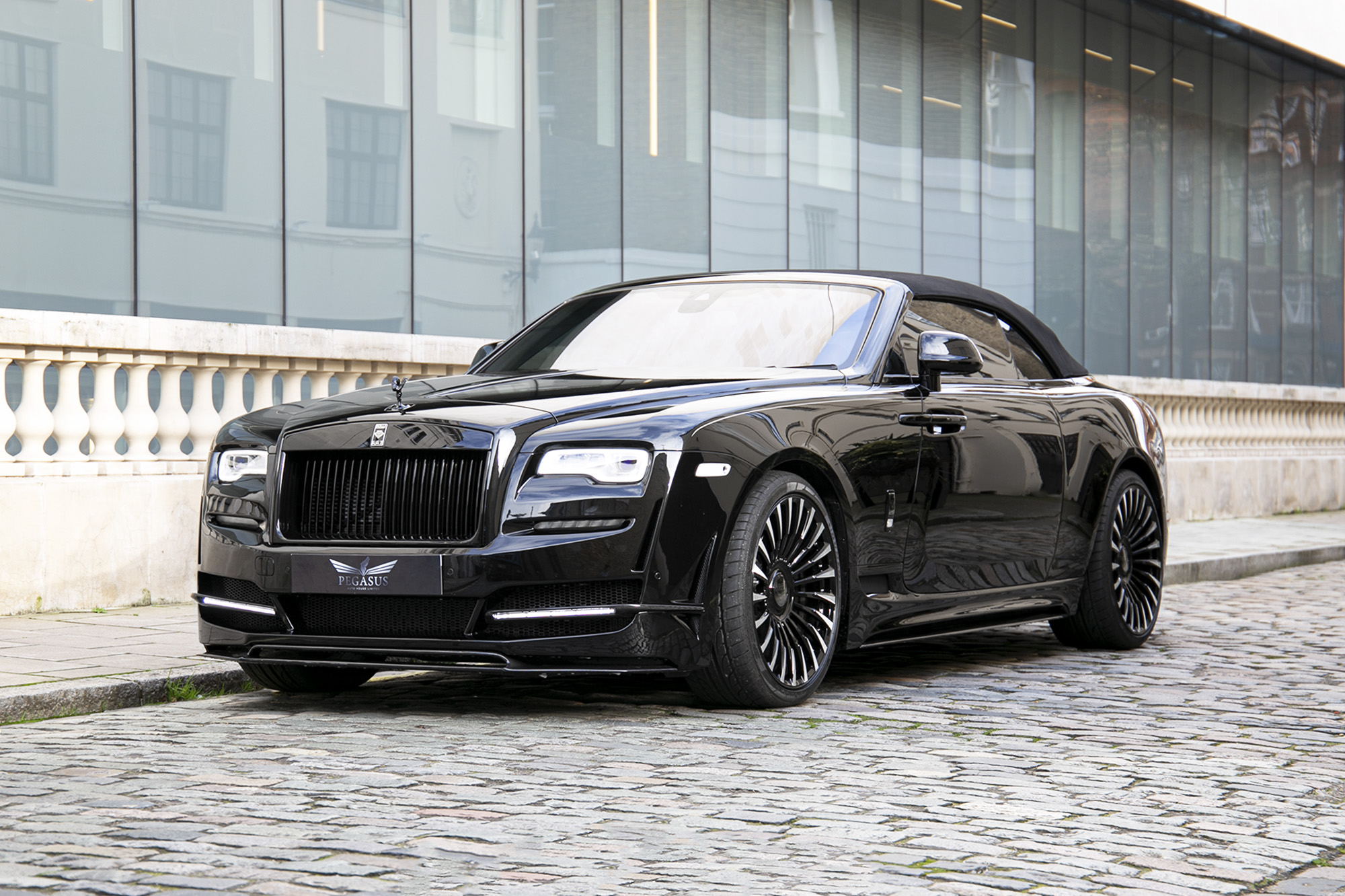 2019 Rolls-Royce Dawn Onyx, 5/20