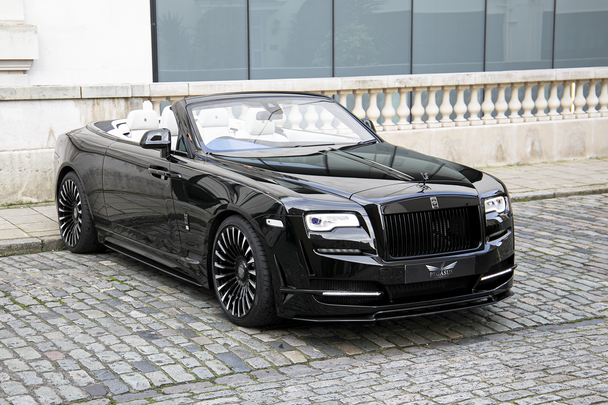 2019 Rolls-Royce Dawn Onyx, 8/20