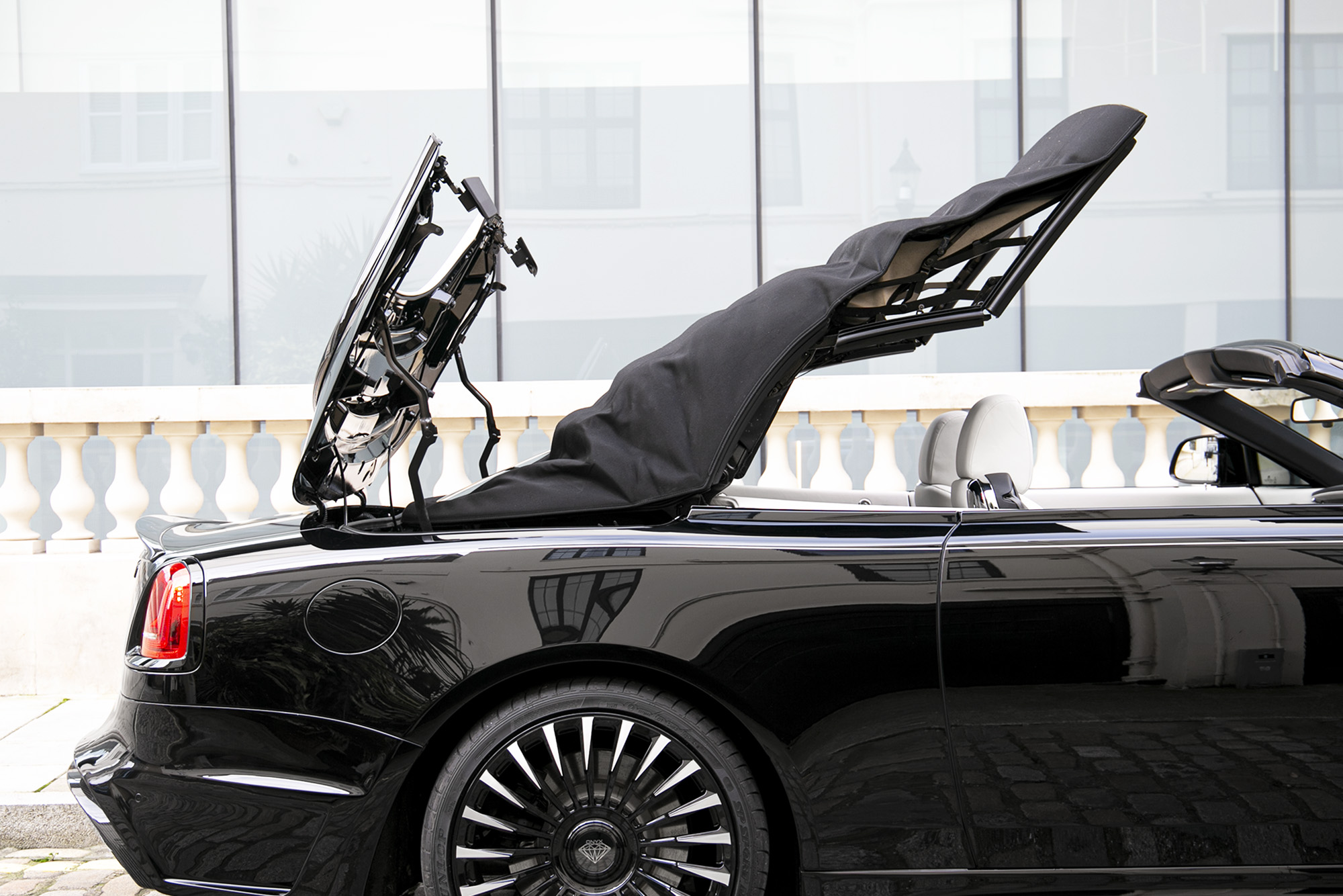 2019 Rolls-Royce Dawn Onyx, 10/20