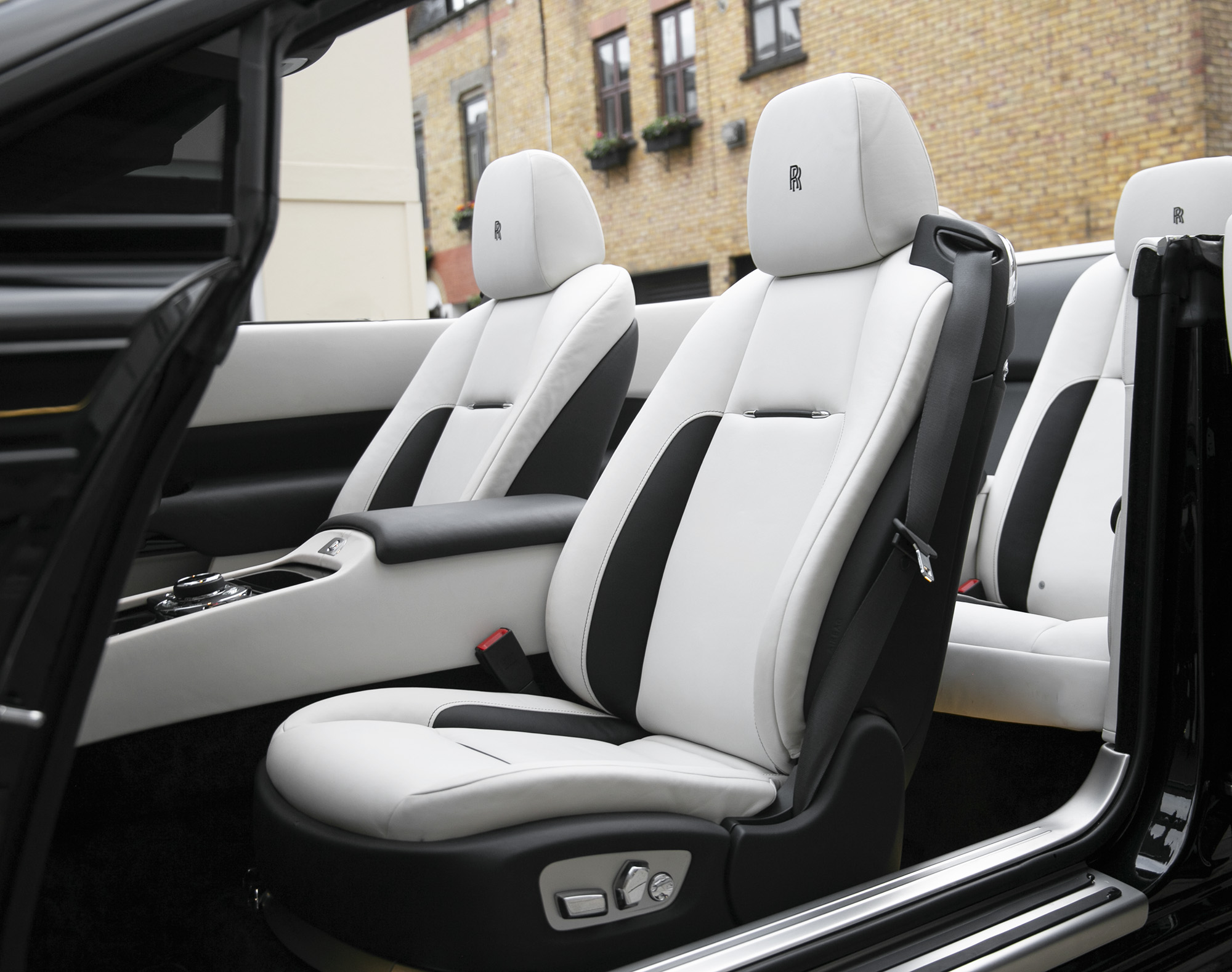 2019 Rolls-Royce Dawn Onyx, 16/20
