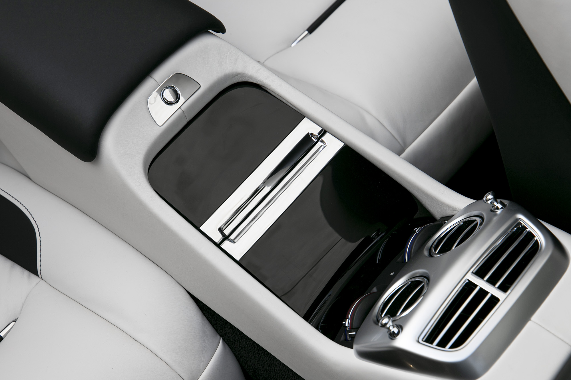 2019 Rolls-Royce Dawn Onyx, 19/20