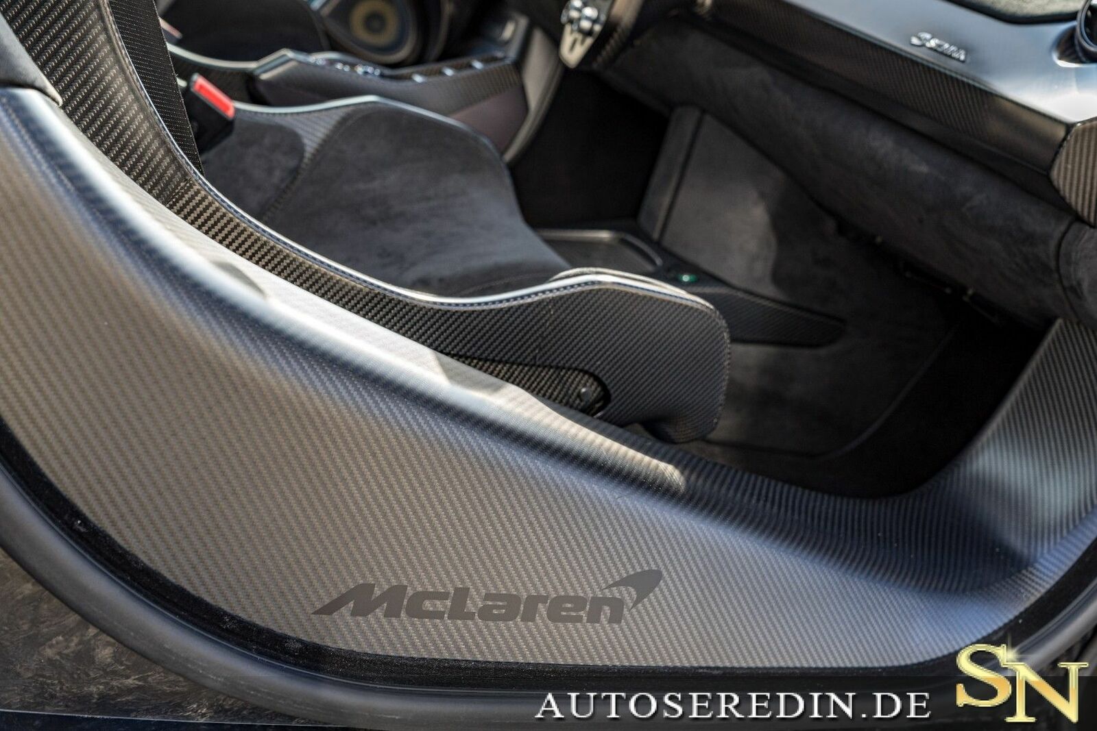 2018 McLaren Senna – 1 of 500, 17/20