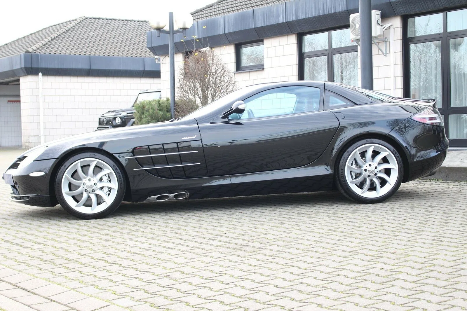 2019 Mercedes-Benz SLR McLaren Coupé for sale, exterior, Black