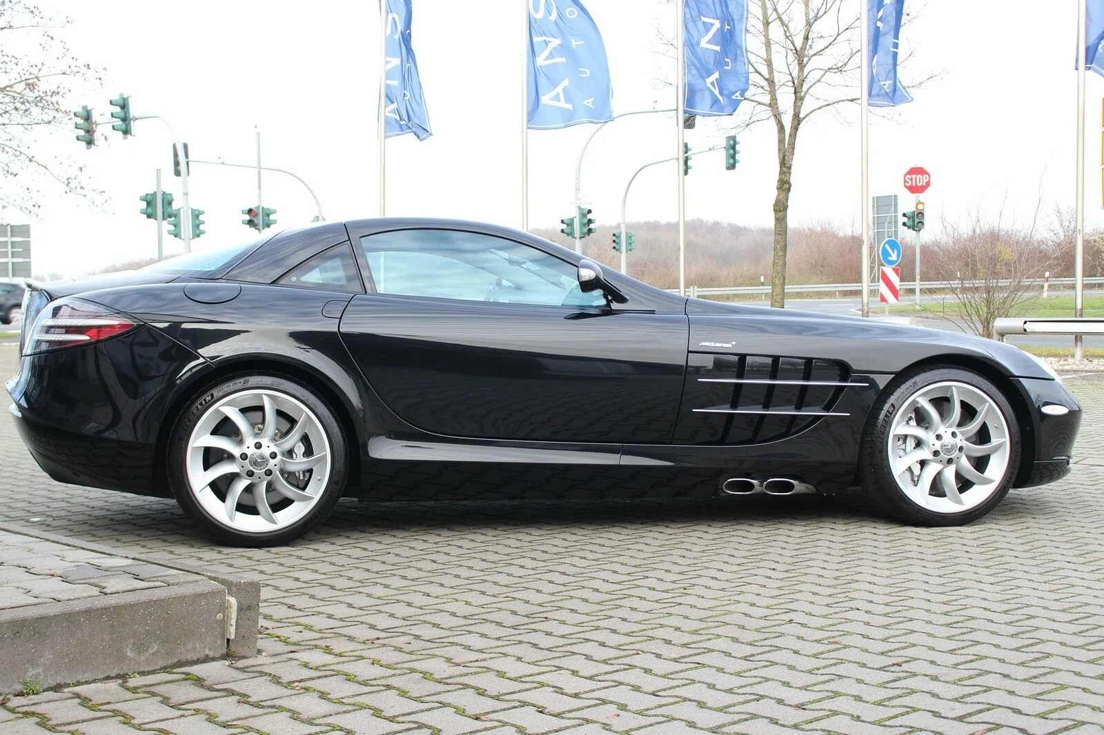 2019 Mercedes-Benz SLR McLaren Coupé for sale, exterior, Black