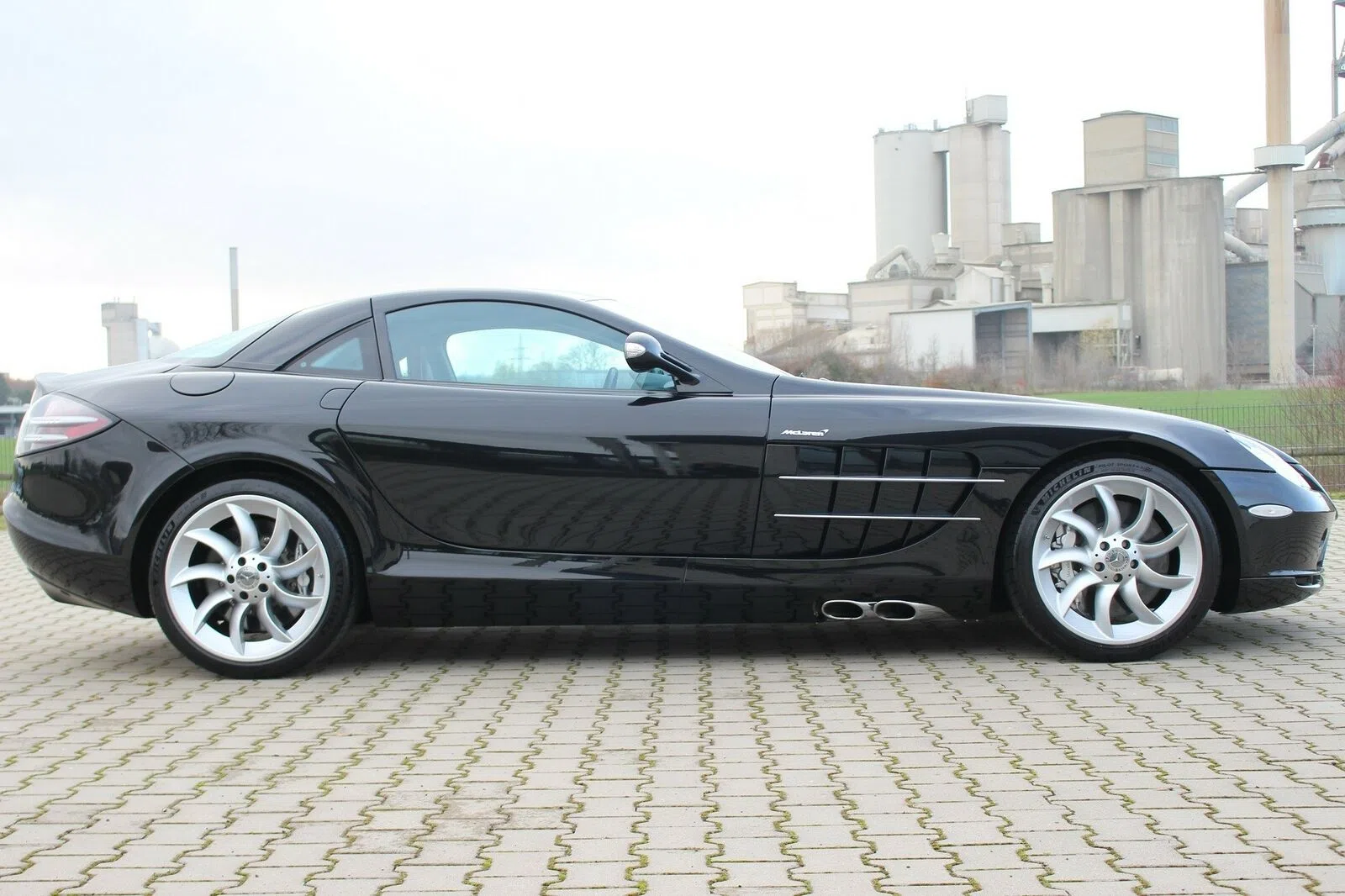 2019 Mercedes-Benz SLR McLaren Coupé for sale, exterior, Black