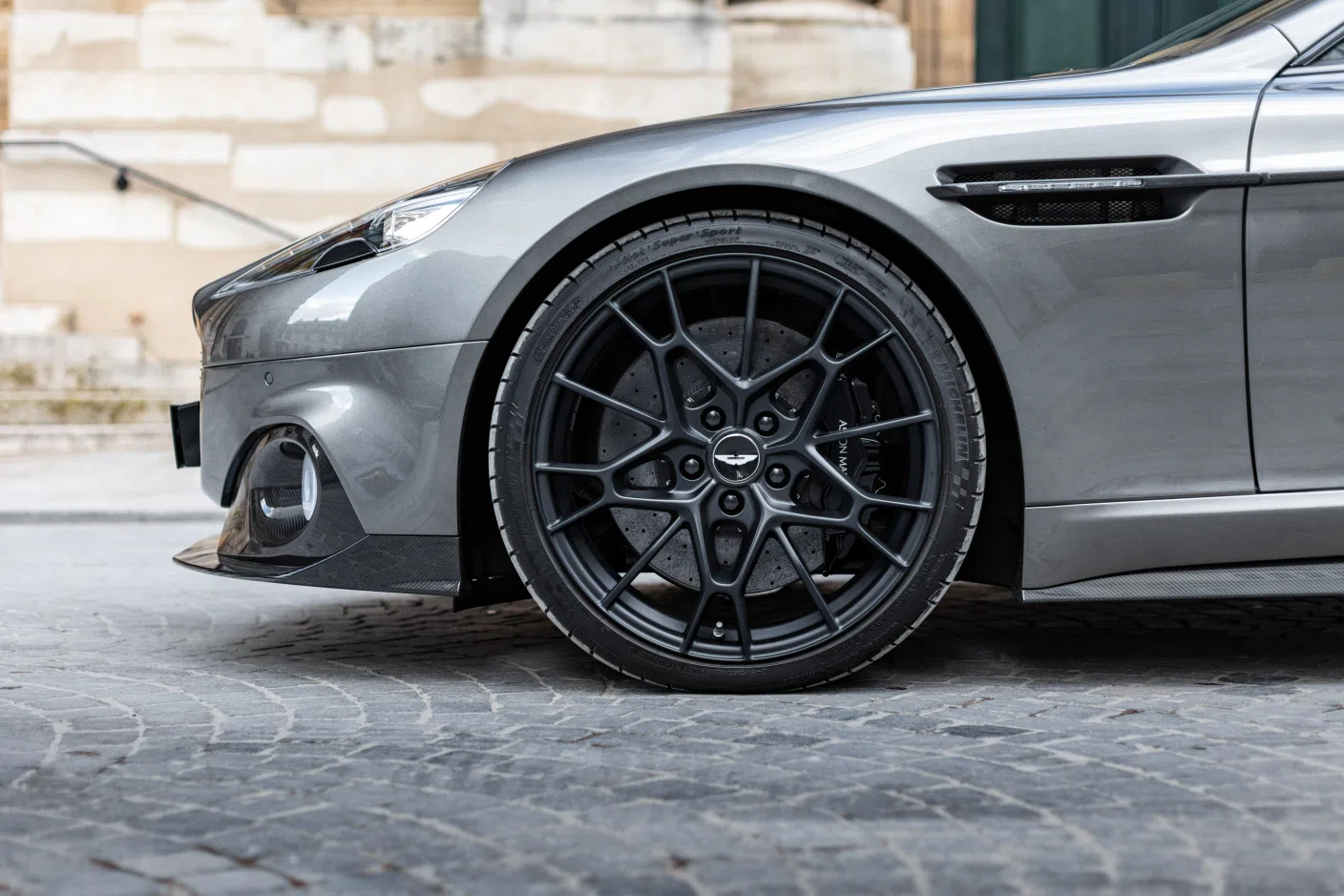 2019 Aston Martin Rapide AMR for sale, exterior, Gris métallisé