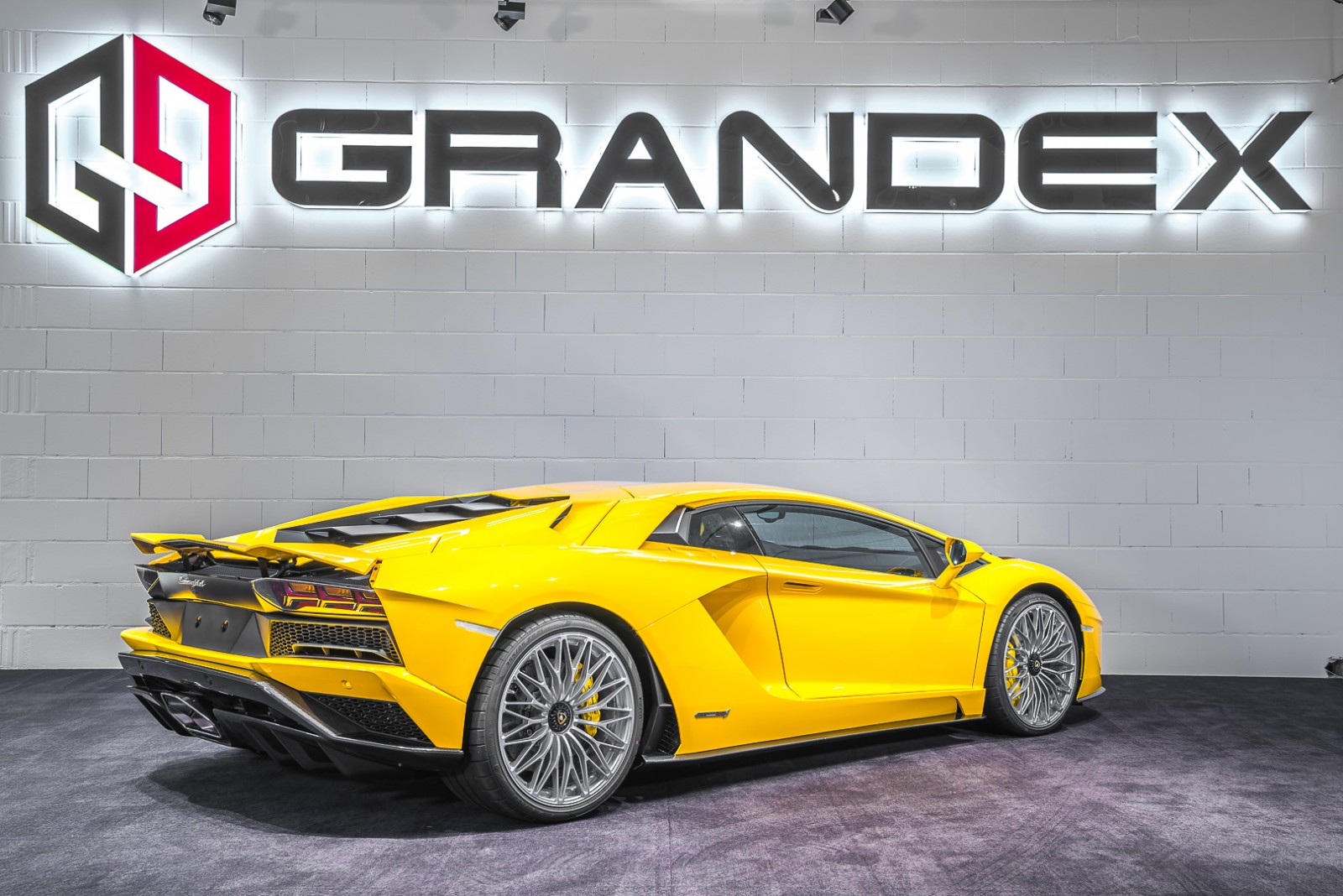 2018 Lamborghini Aventador S Coupe, 5/19