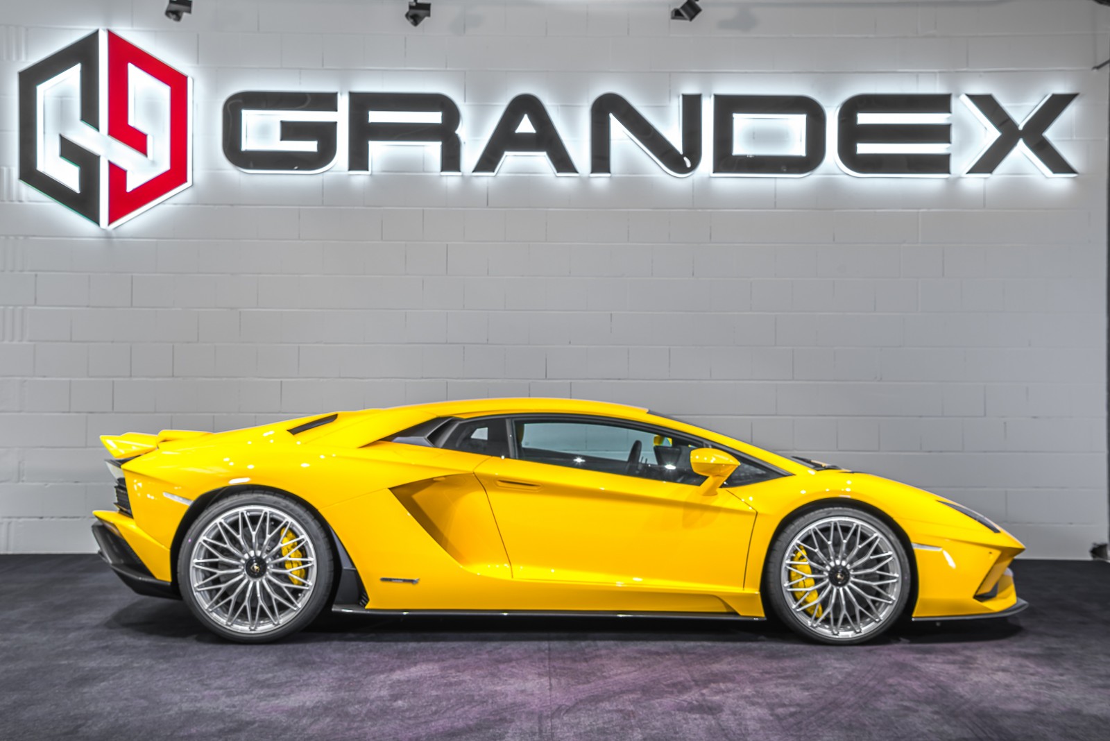 2018 Lamborghini Aventador S Coupe, 6/19