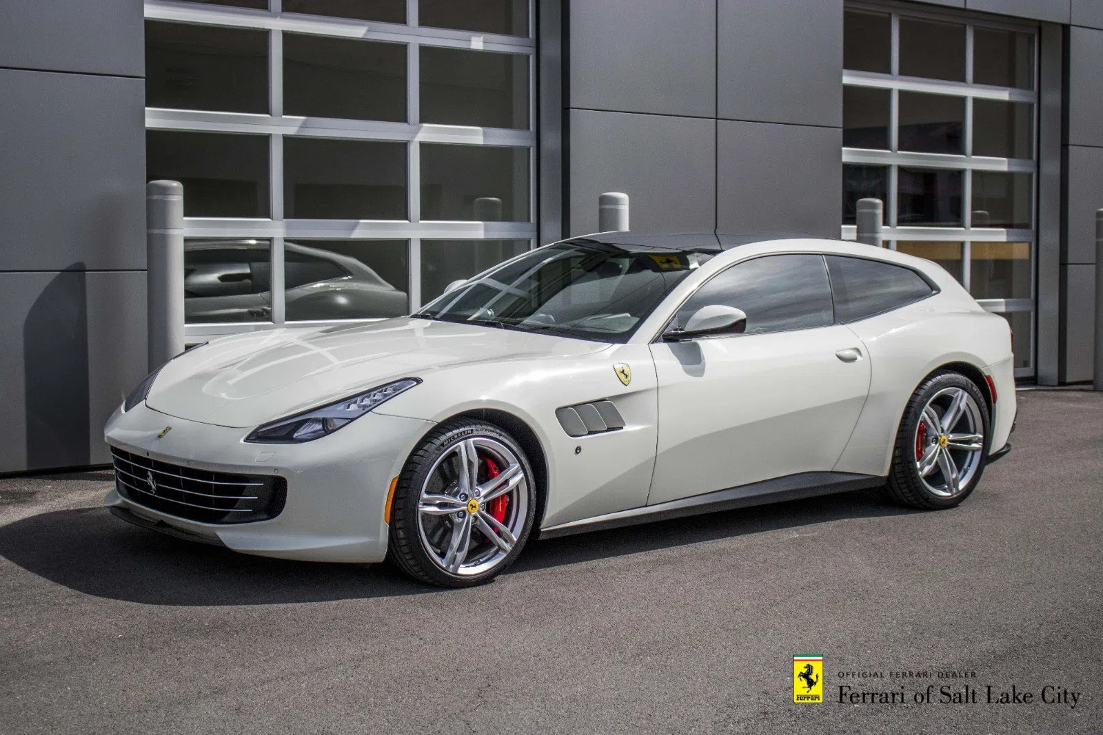 Ferrari GTC4Lusso, 8/16