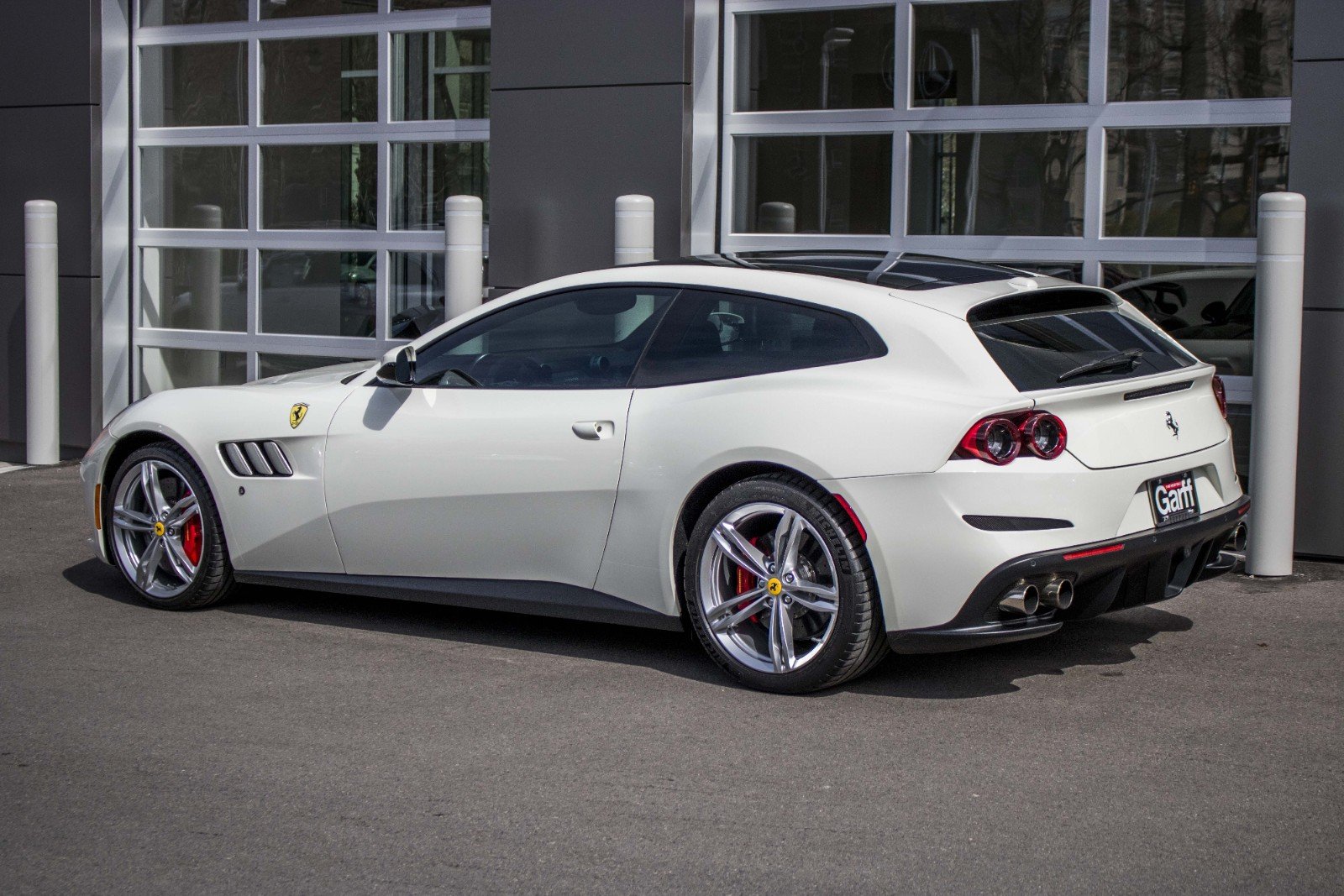 Ferrari GTC4Lusso, 15/16