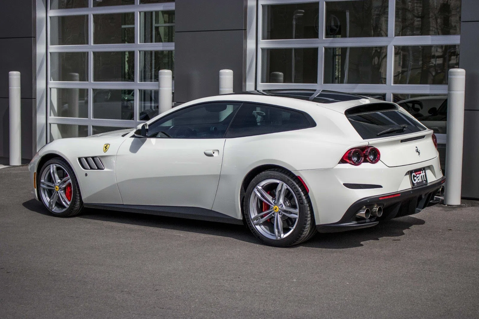 Ferrari GTC4Lusso, 15/16
