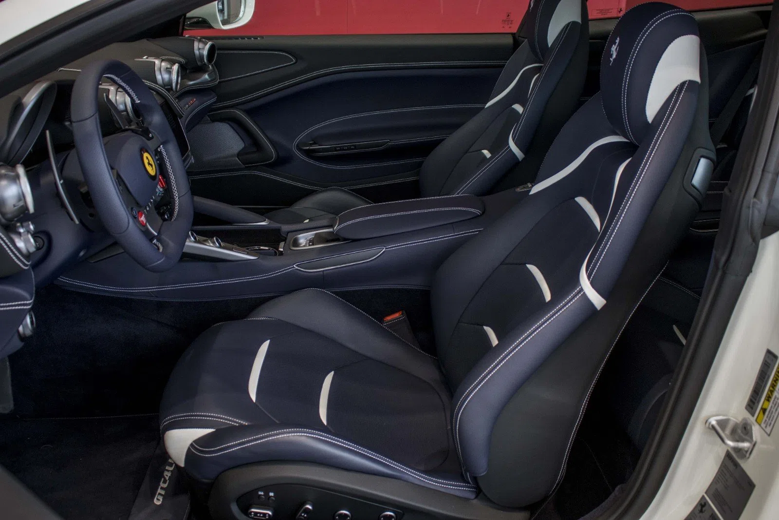 Ferrari GTC4Lusso V12 interior, seats, Blue
