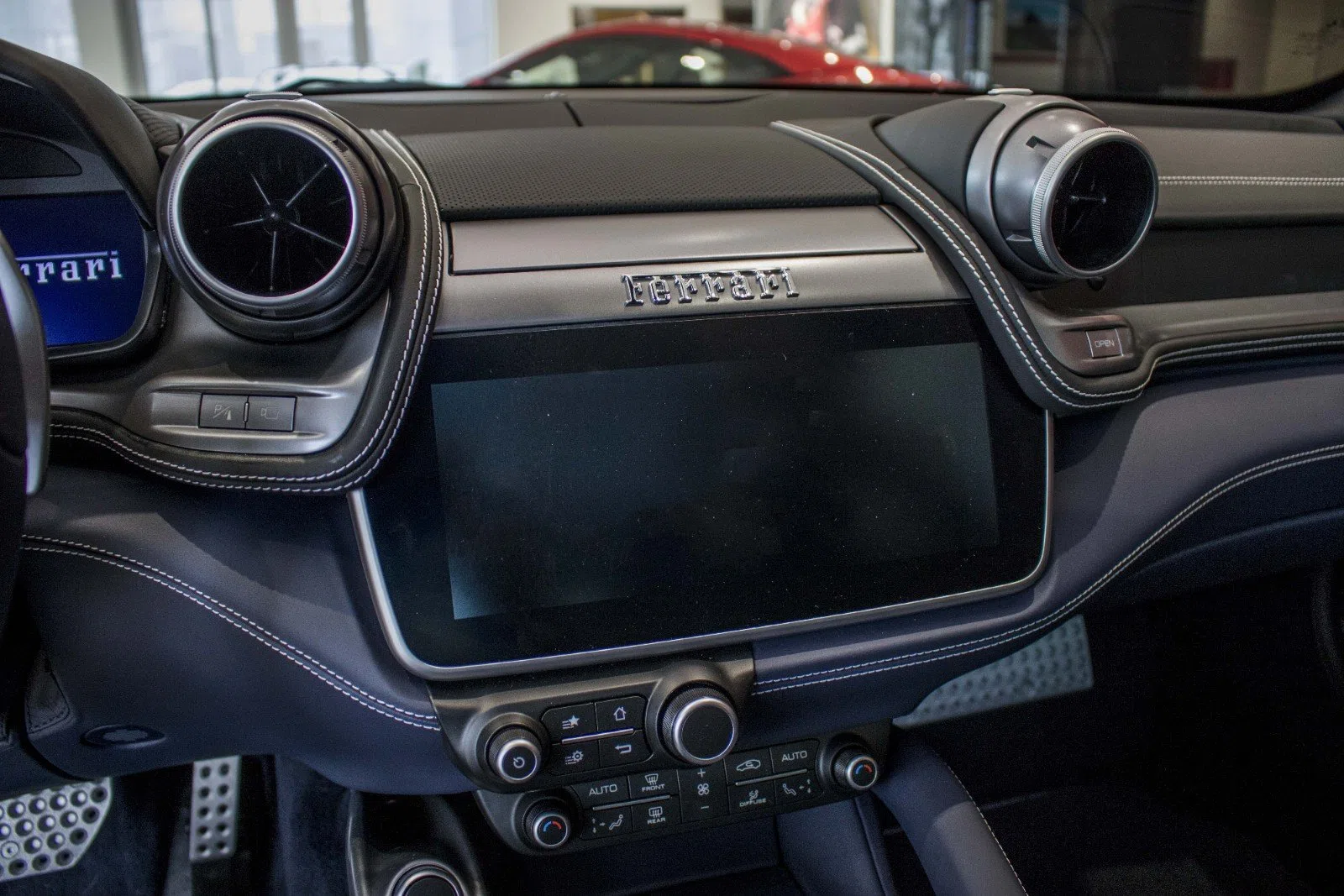 Ferrari GTC4Lusso V12 interior, Blue